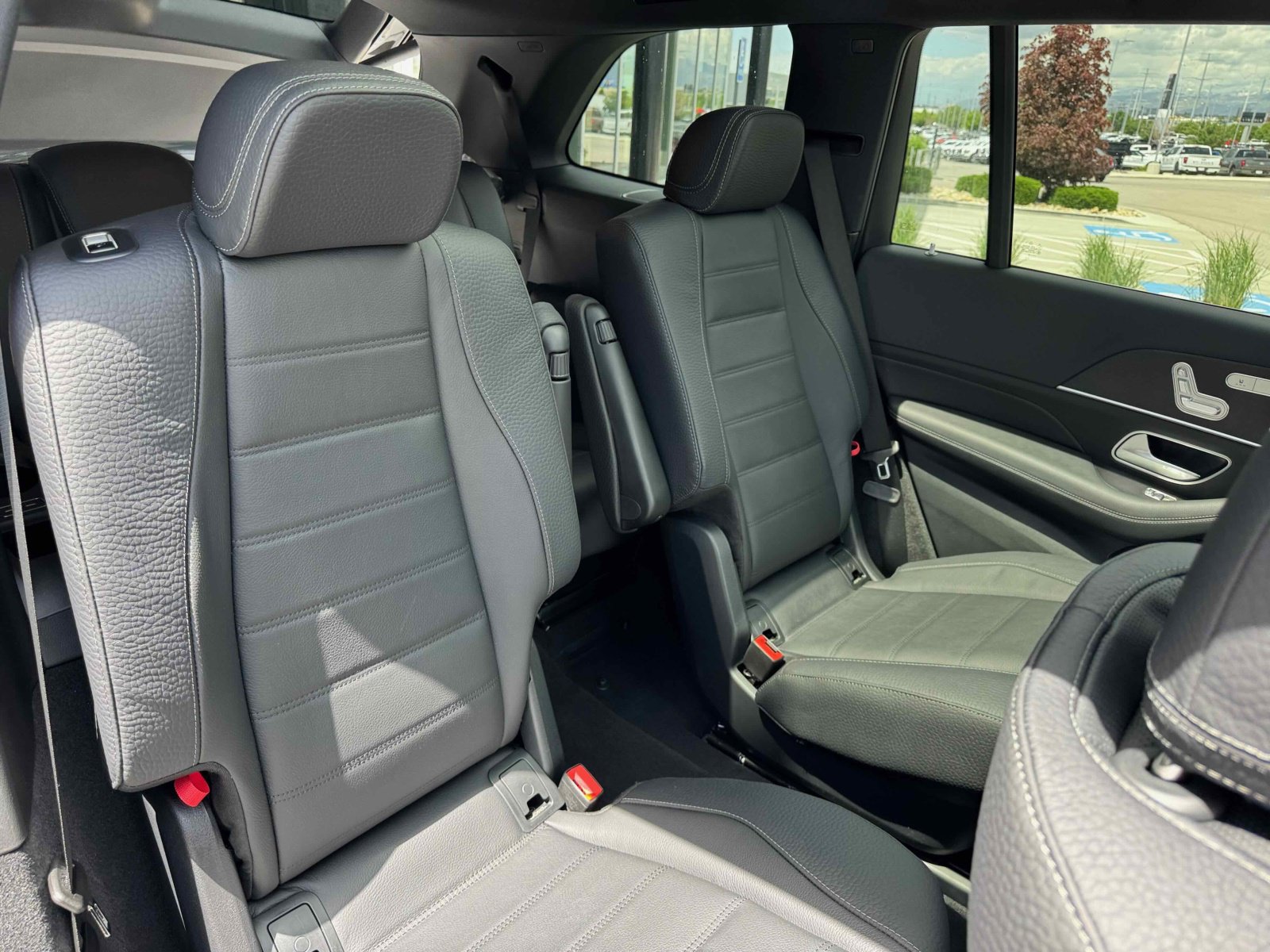 2025 Mercedes-Benz GLS Base - Photo 32