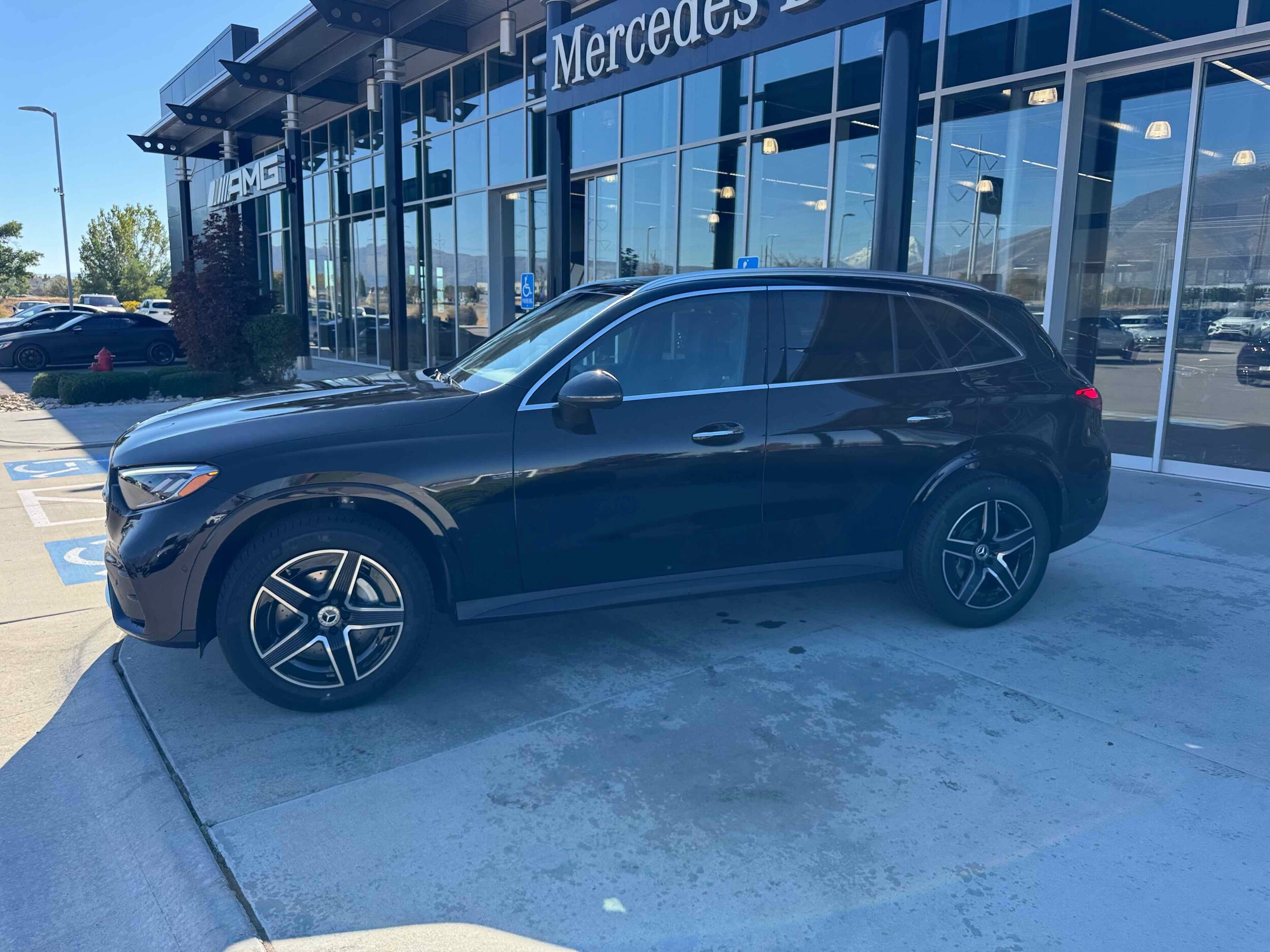 2026 Mercedes Benz GLC 300 4MATIC photo 3