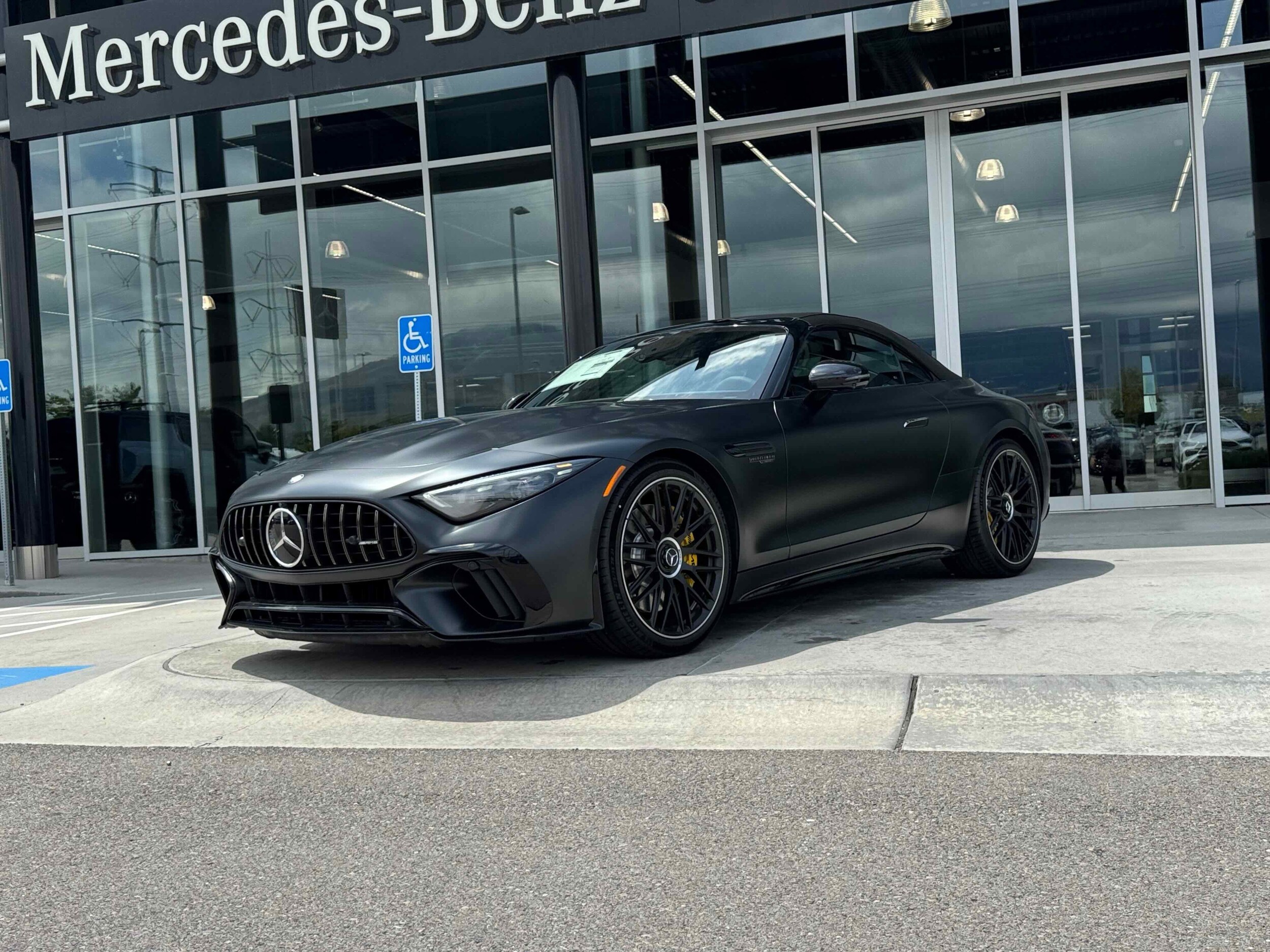 2025 Mercedes Benz SL AMG 63 photo 3