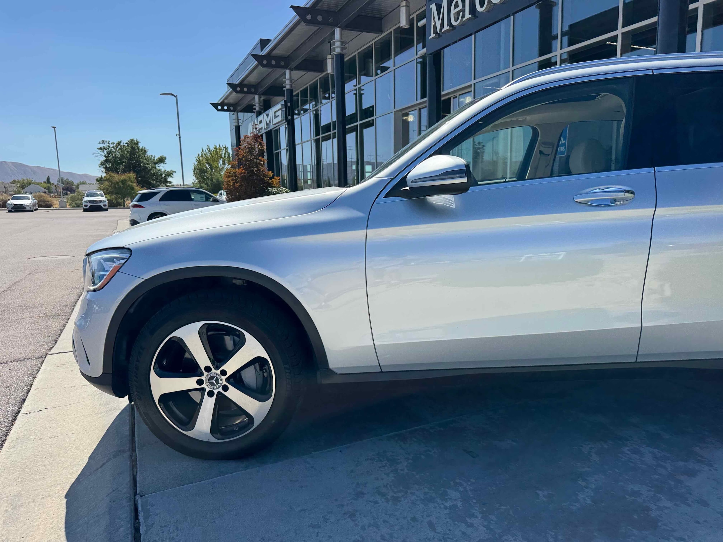 2020 Mercedes Benz GLC 300 4MATIC photo 3