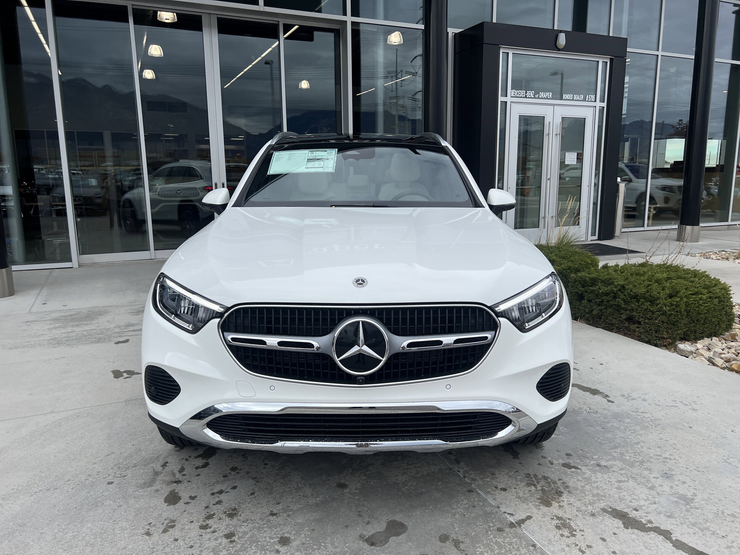 2026 Mercedes Benz GLC 300 4MATIC photo 2