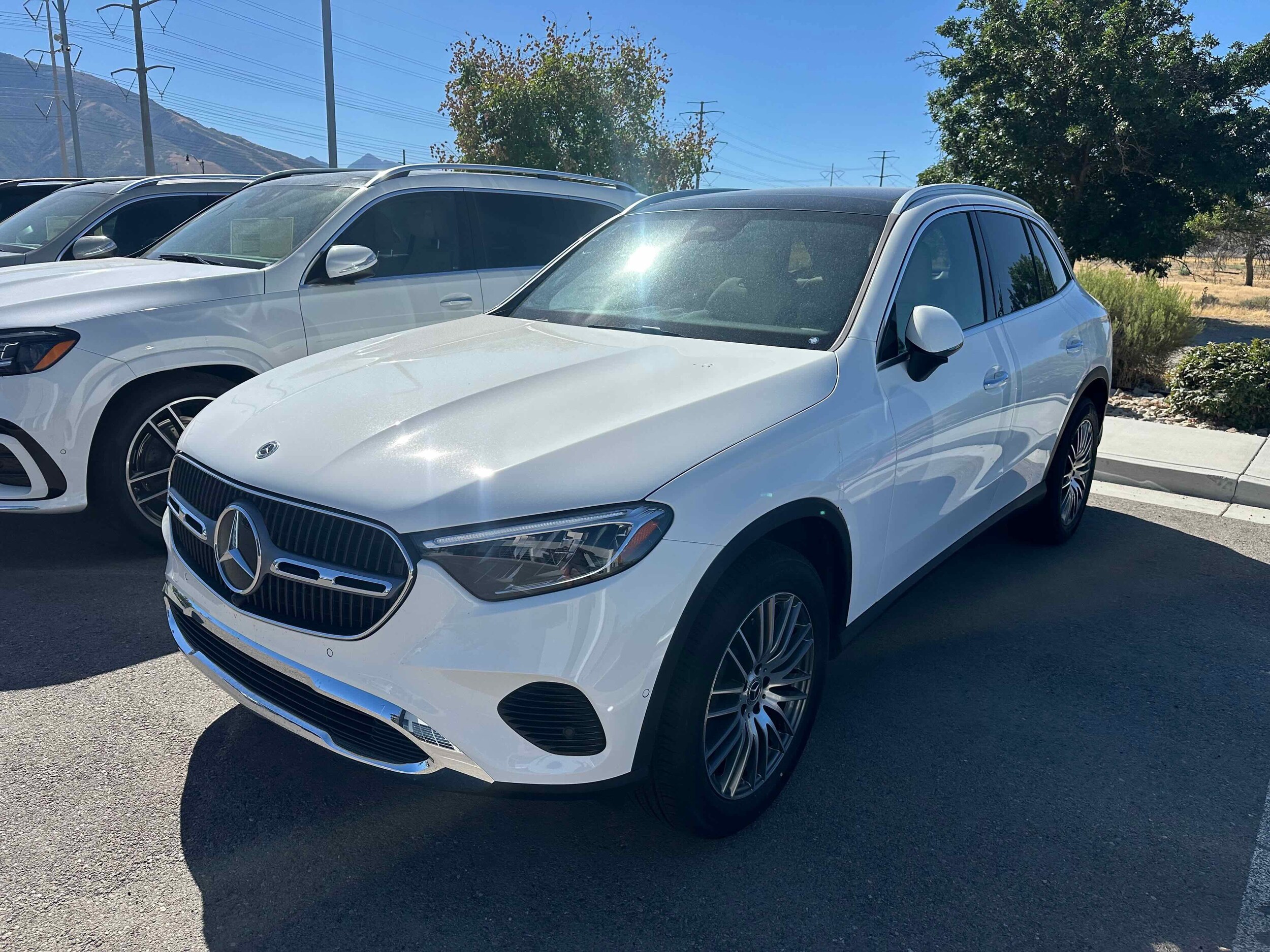 2025 Mercedes Benz GLC 300 4MATIC photo 3