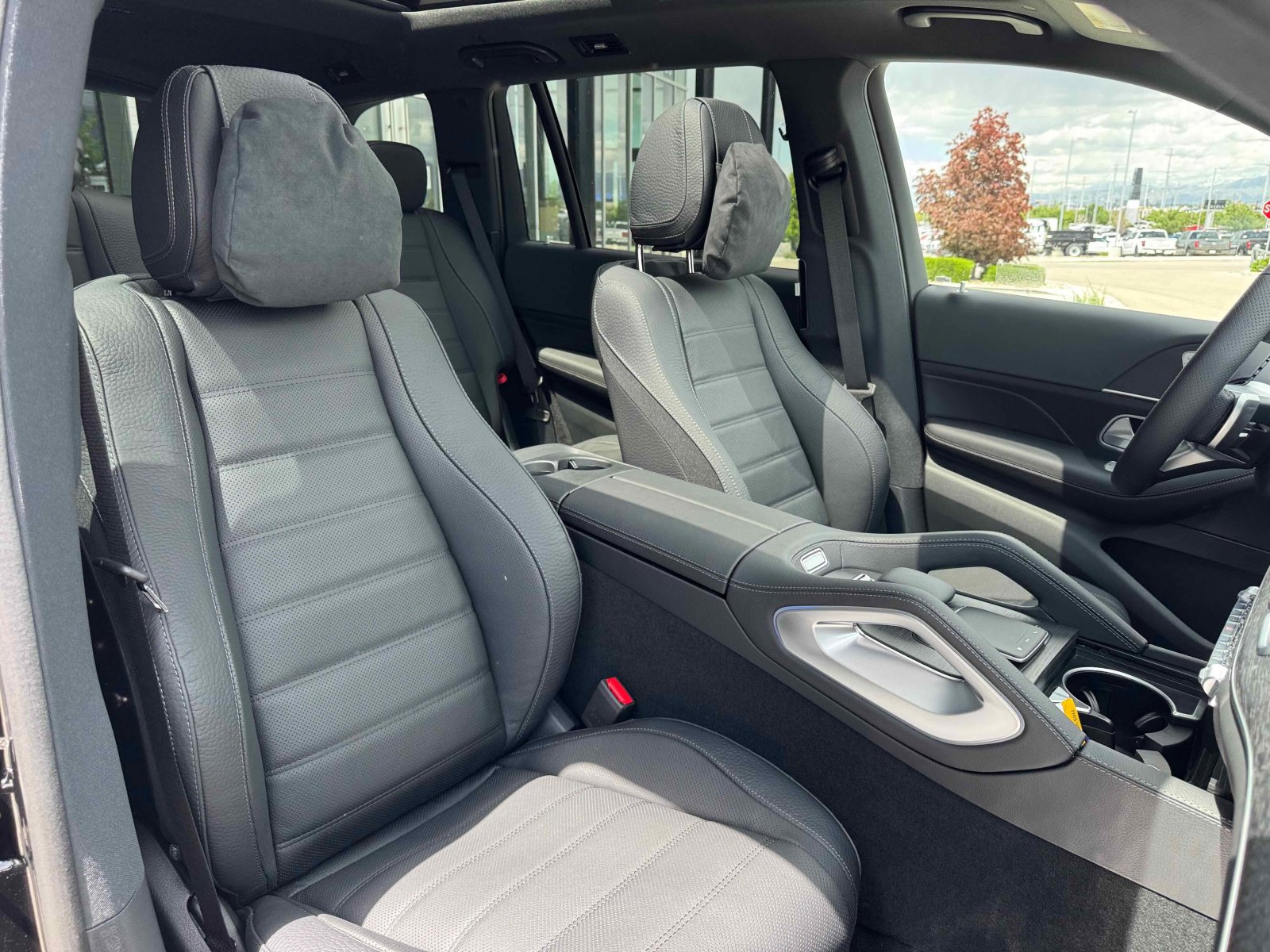 2025 Mercedes-Benz GLS Base - Photo 33