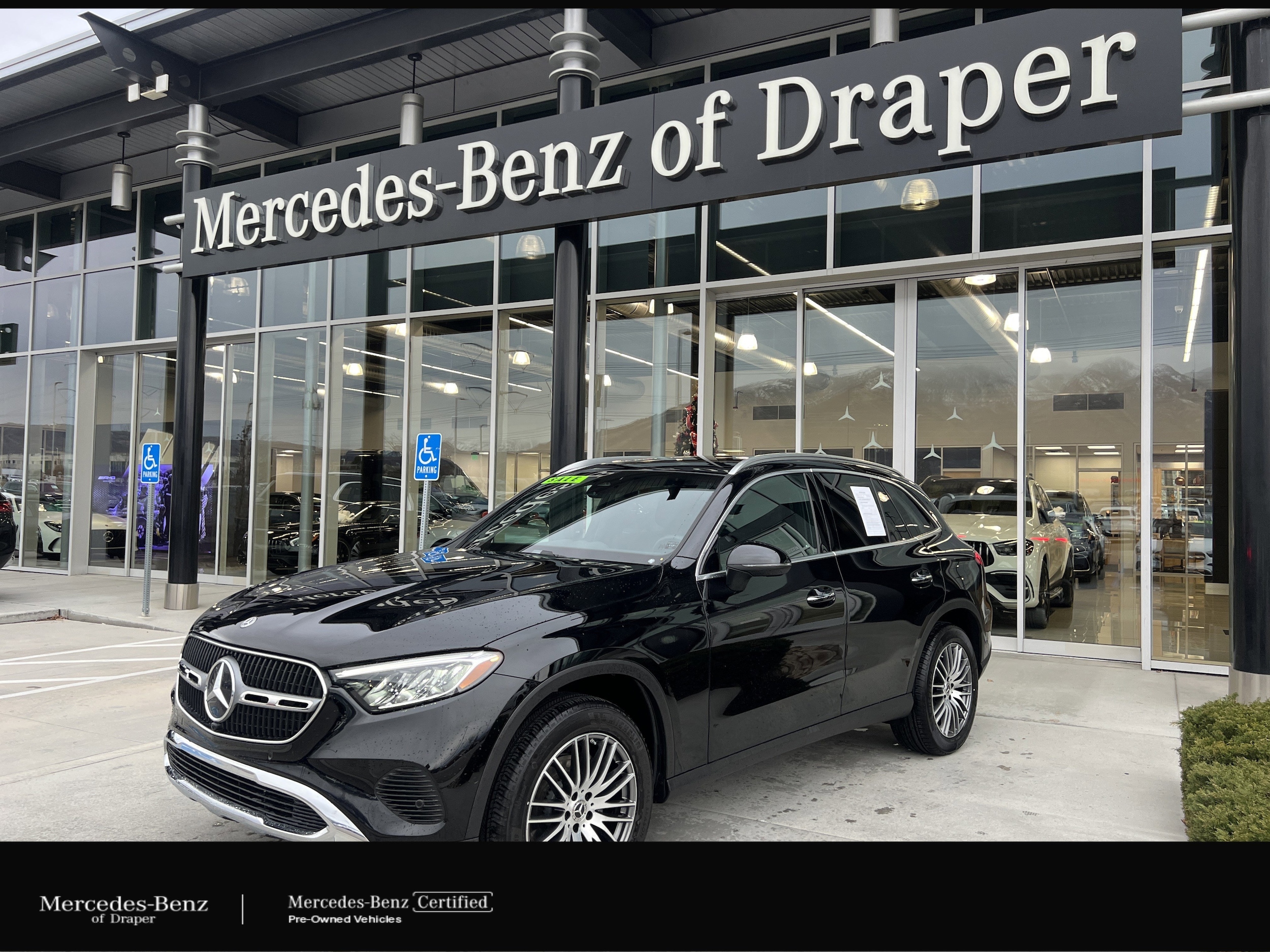 2025 Mercedes-Benz GLC Base's photo