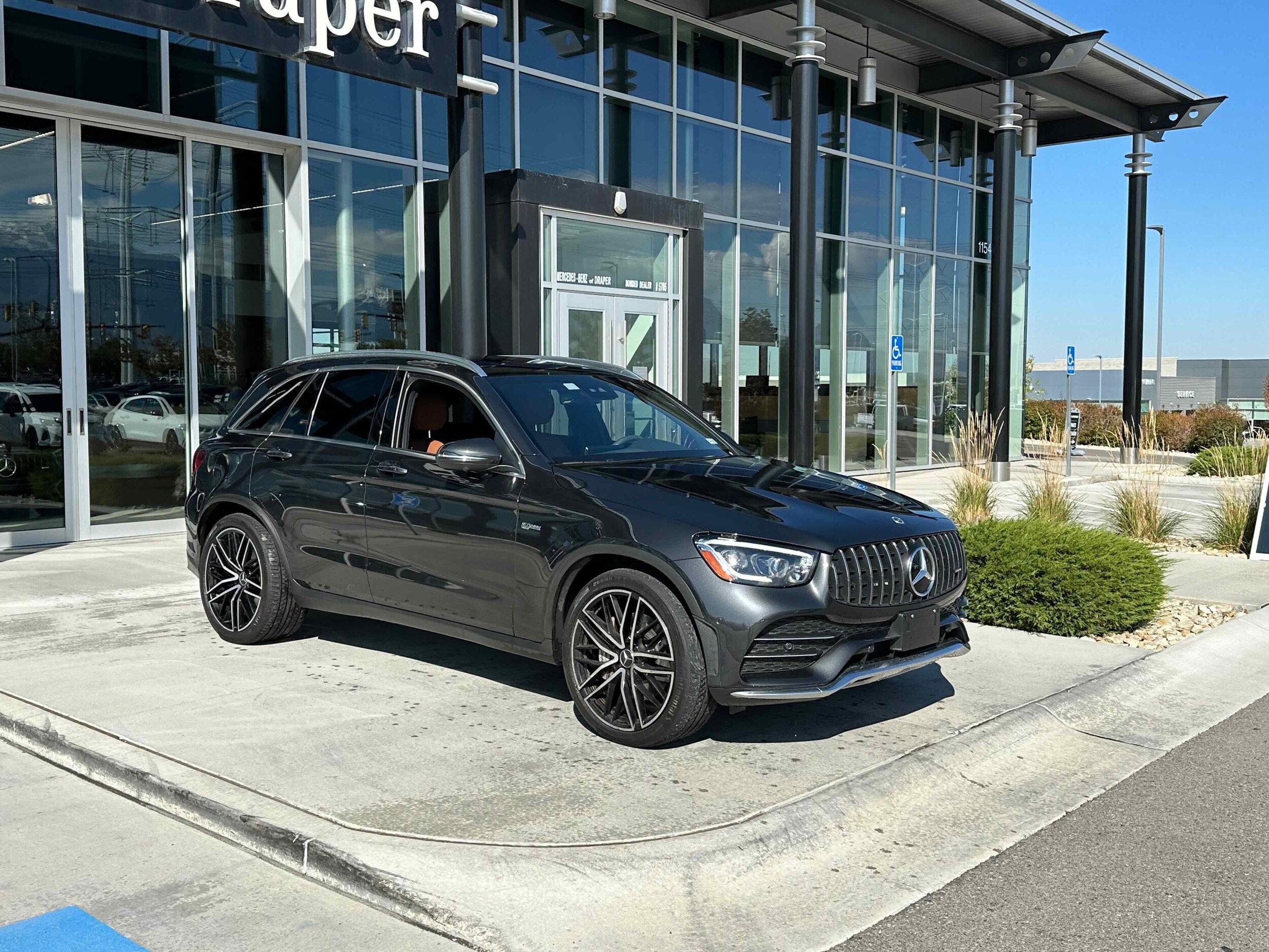 2022 Mercedes Benz GLC AMG 43 4MATIC photo 2