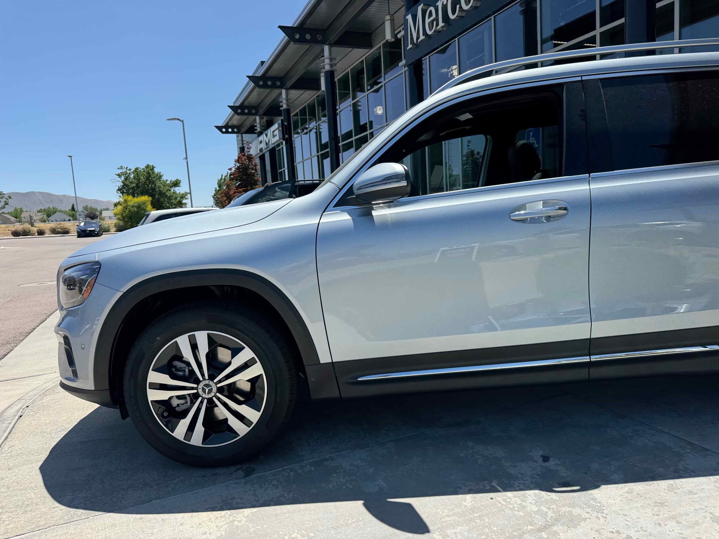 2025 Mercedes Benz GLB 250 4MATIC photo 3