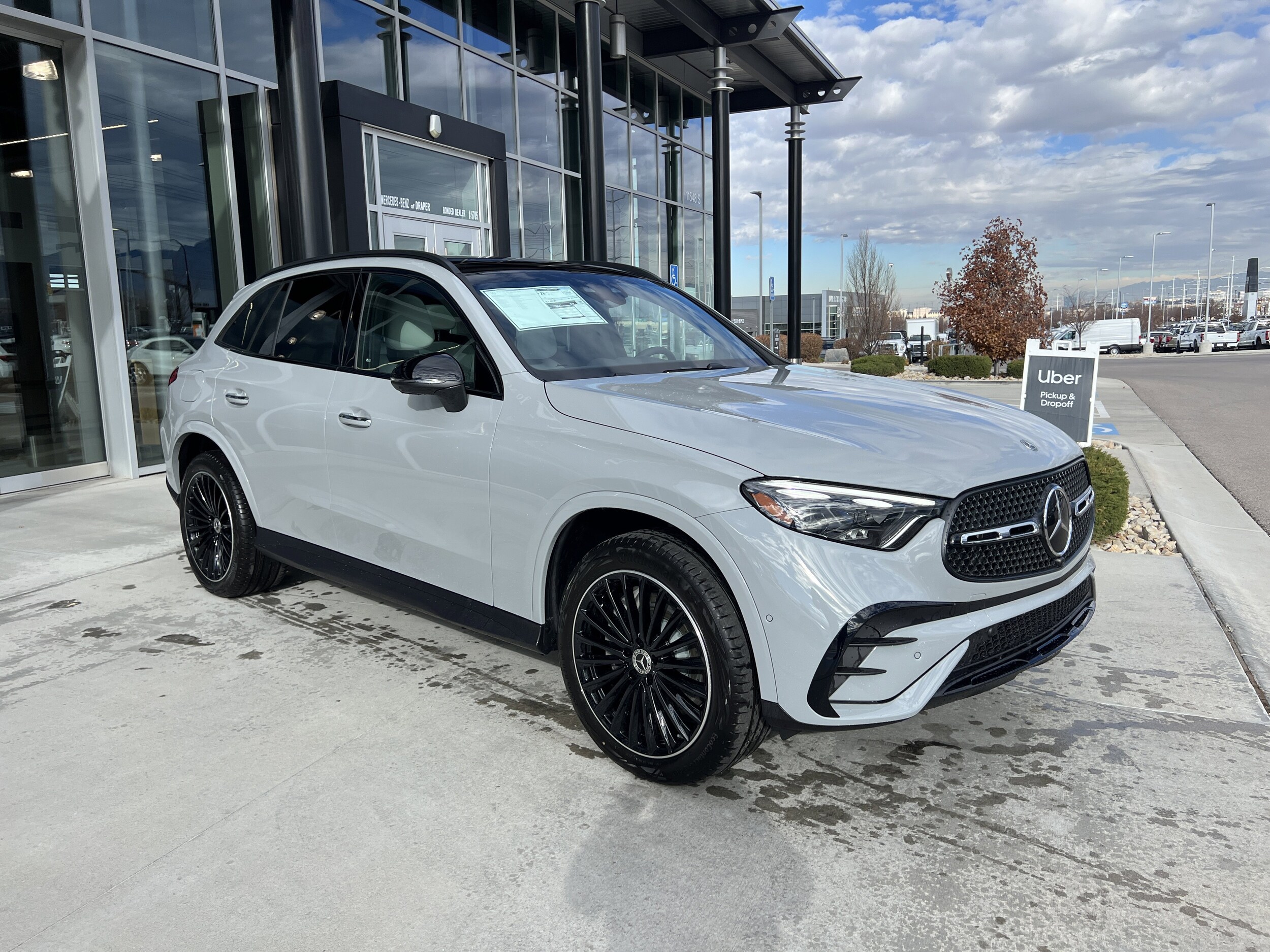 2026 Mercedes Benz GLC 300 4MATIC photo 3