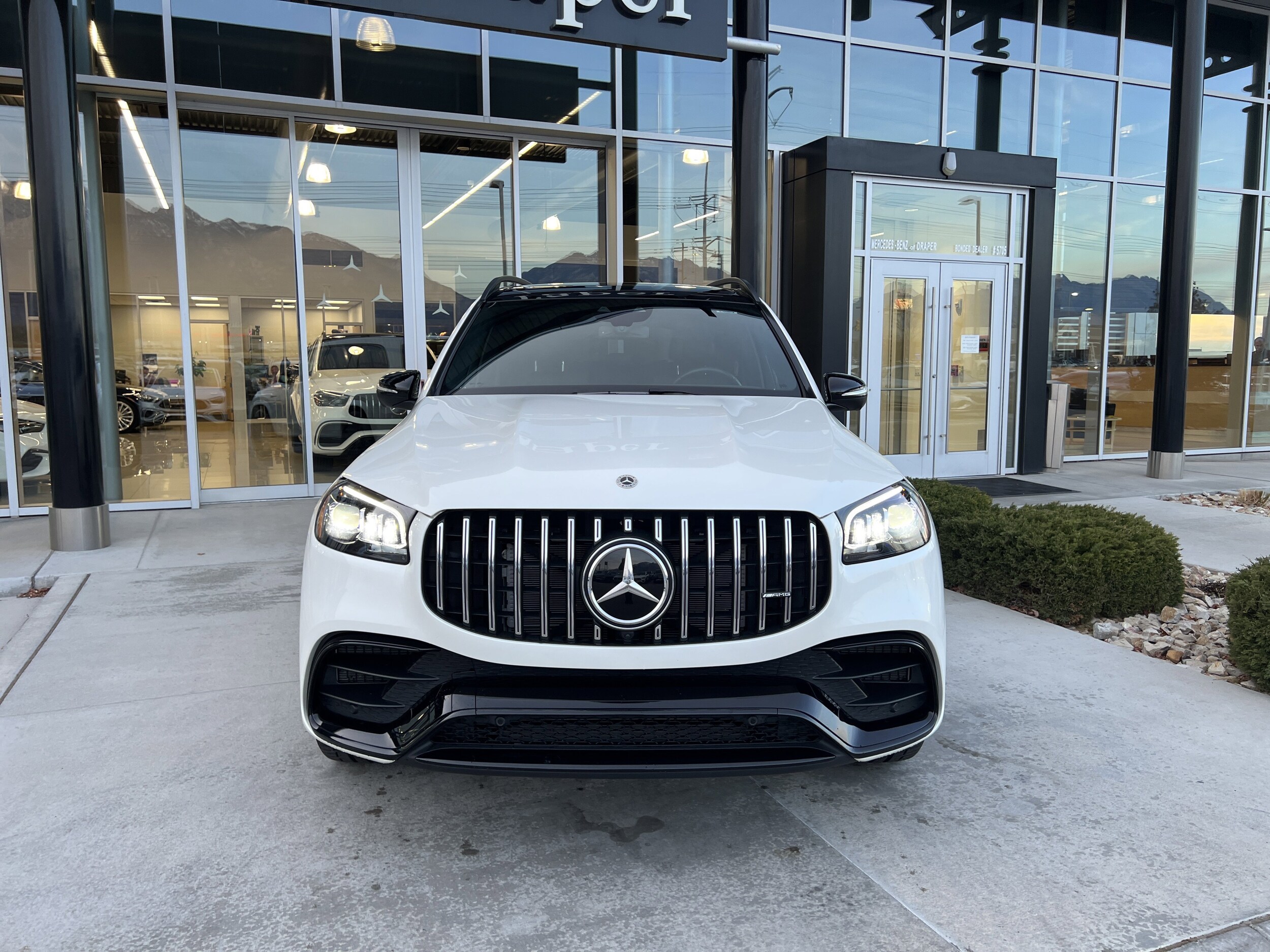 2022 Mercedes Benz GLS AMG 4MATIC 63 photo 3