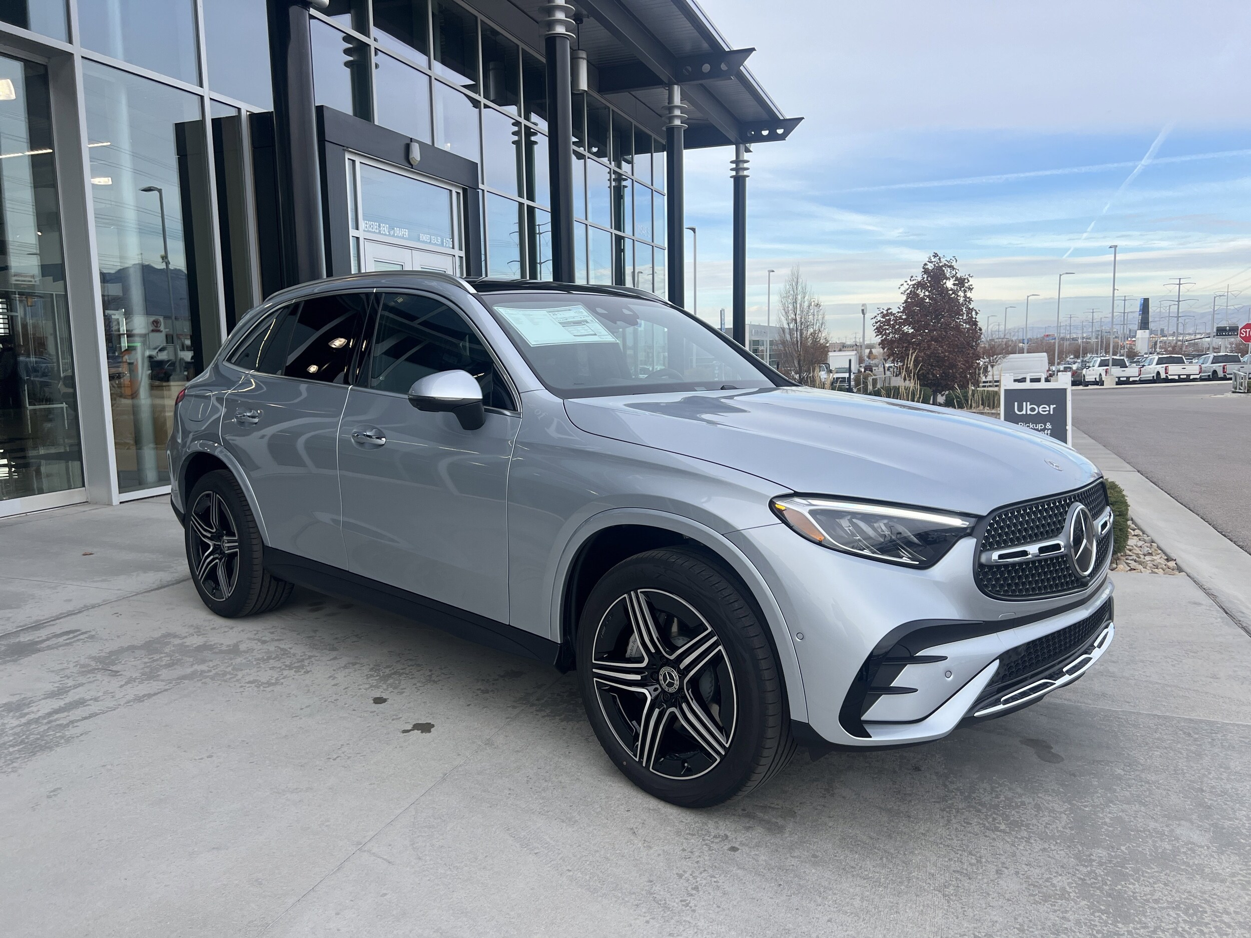 2026 Mercedes Benz GLC 300 4MATIC photo 3