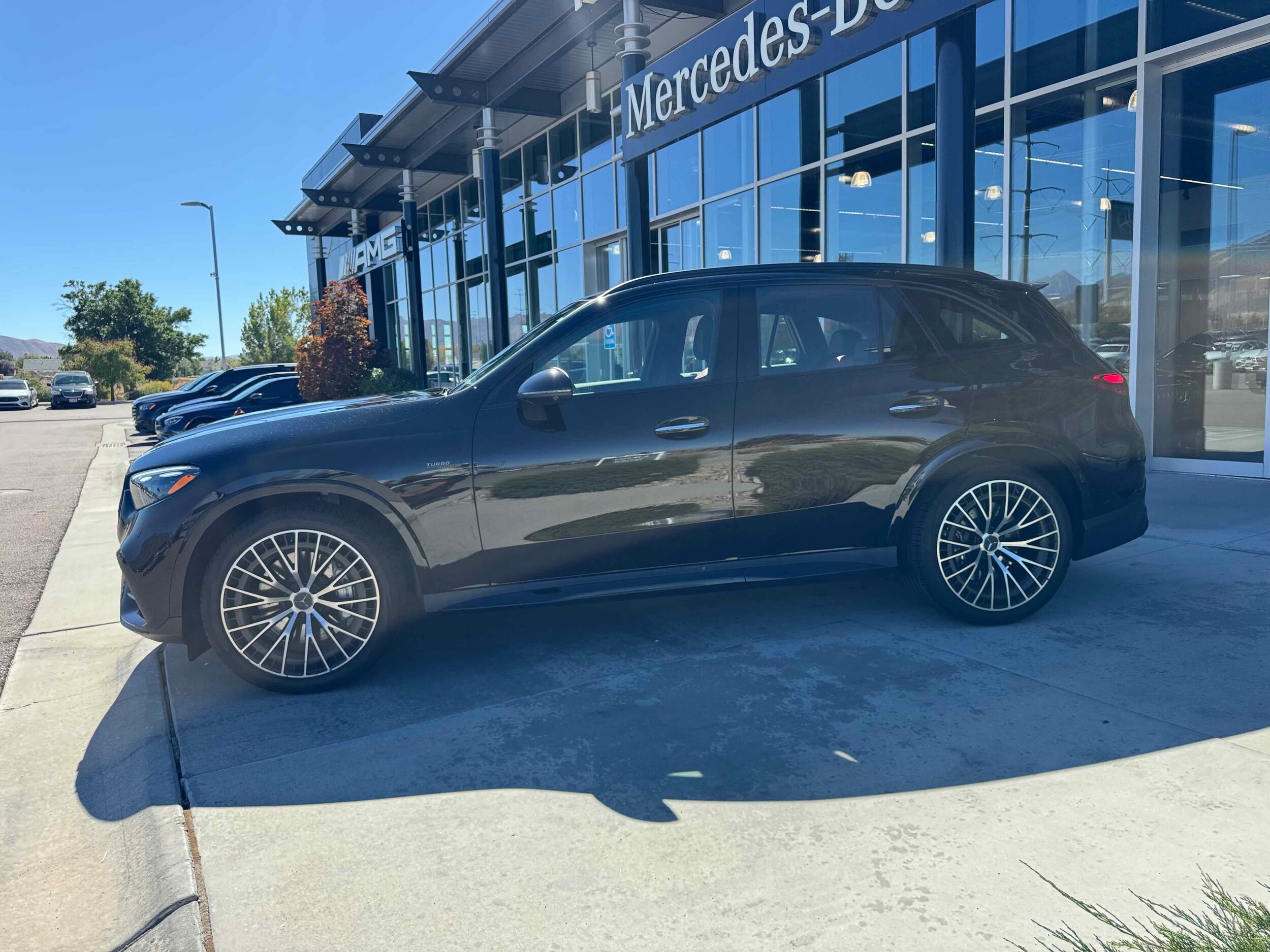 2025 Mercedes Benz GLC AMG 43 4MATIC photo 3