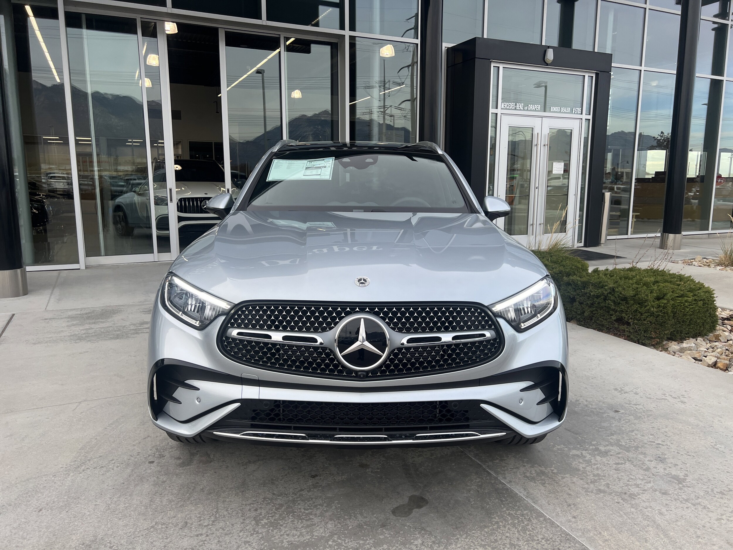 2026 Mercedes Benz GLC 300 4MATIC photo 2