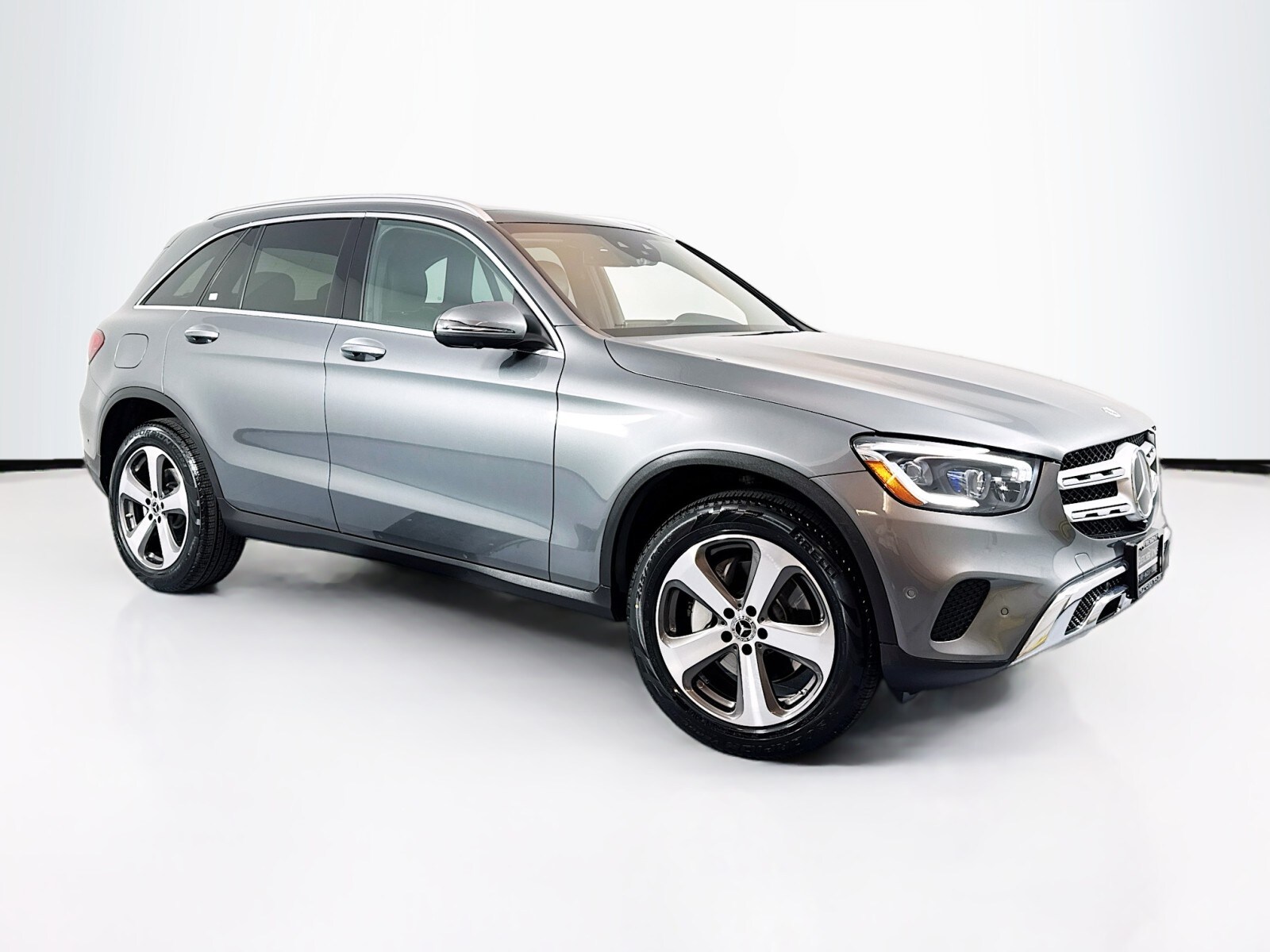 2021 Mercedes Benz GLC 300 photo 3