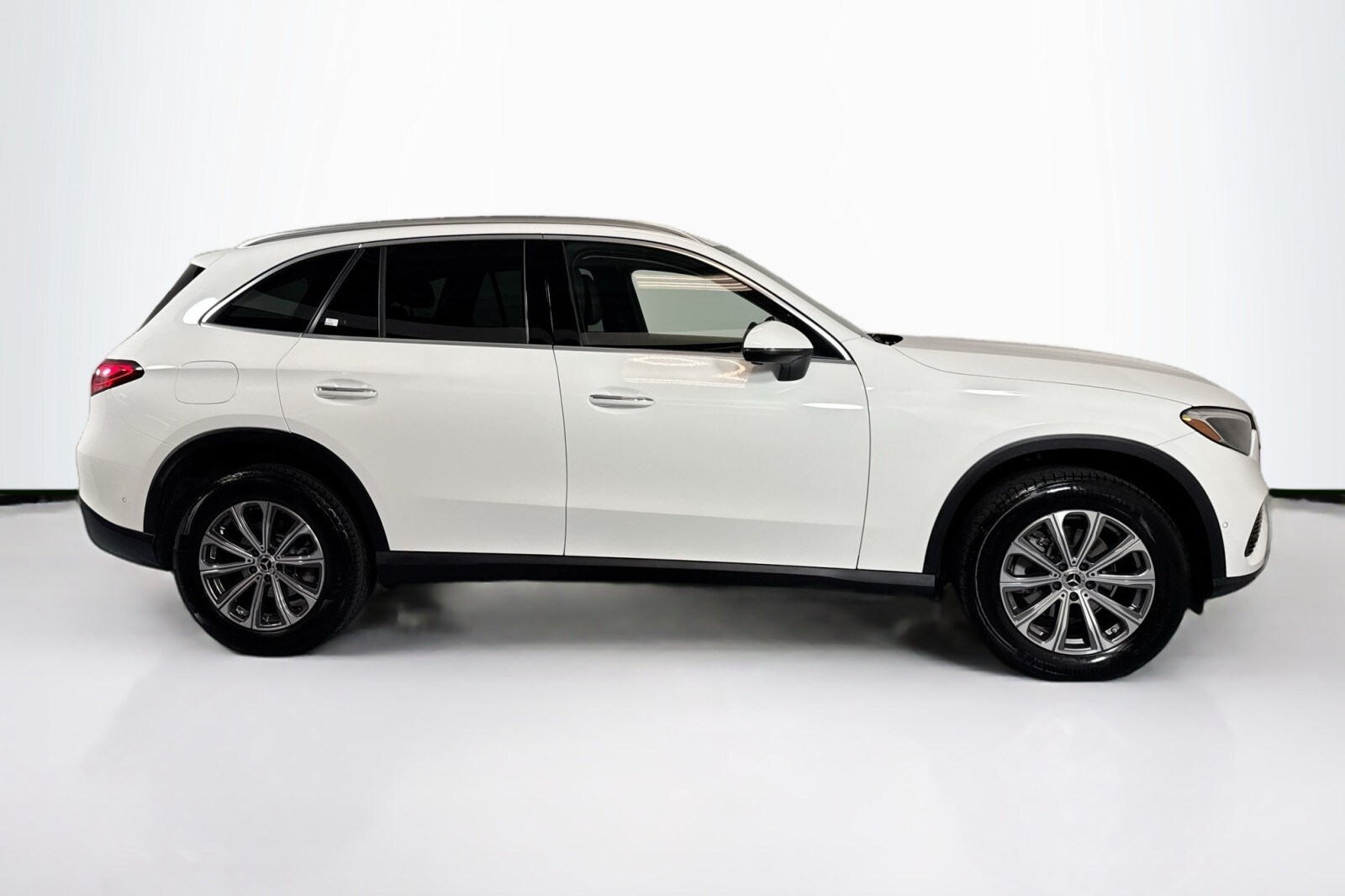 2024 Mercedes Benz GLC 300 4MATIC photo 4