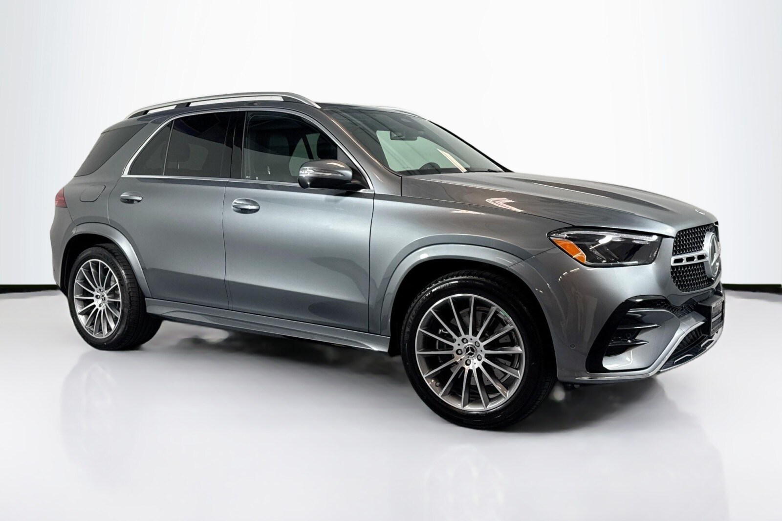 2025 Mercedes Benz GLE 350 4MATIC photo 3