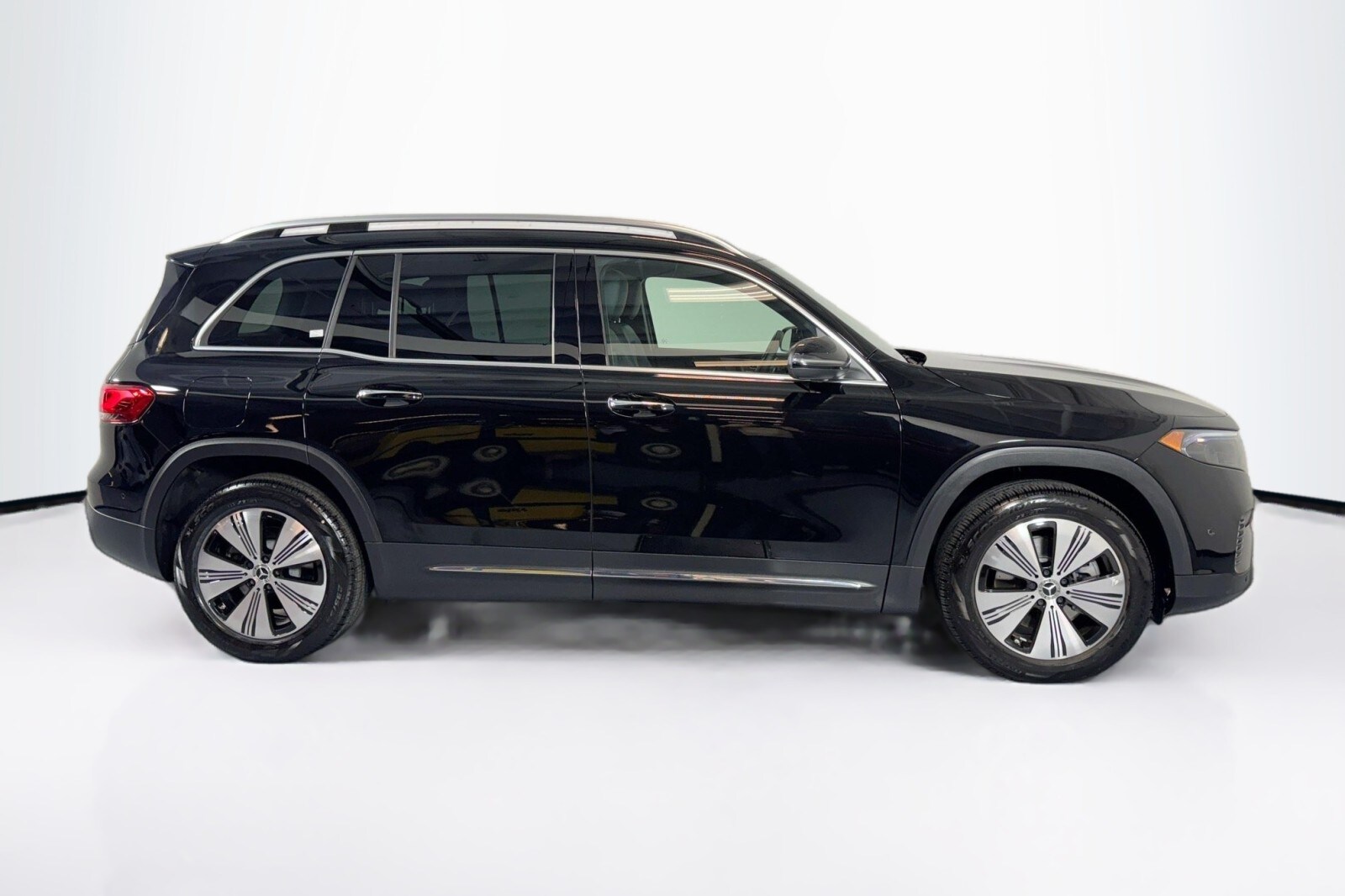2023 Mercedes Benz EQB photo 3
