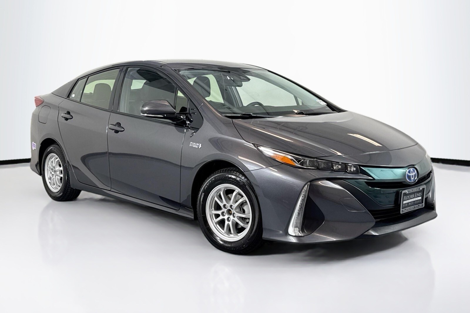 2018 Toyota Prius Prime Plus photo 3