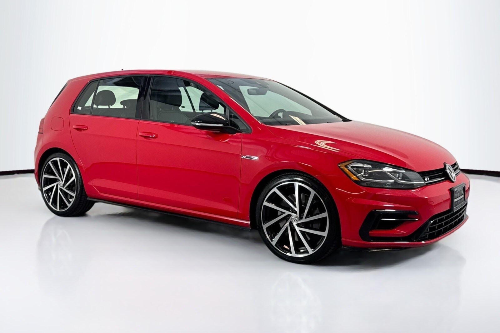 2018 Volkswagen Golf R Base photo 3