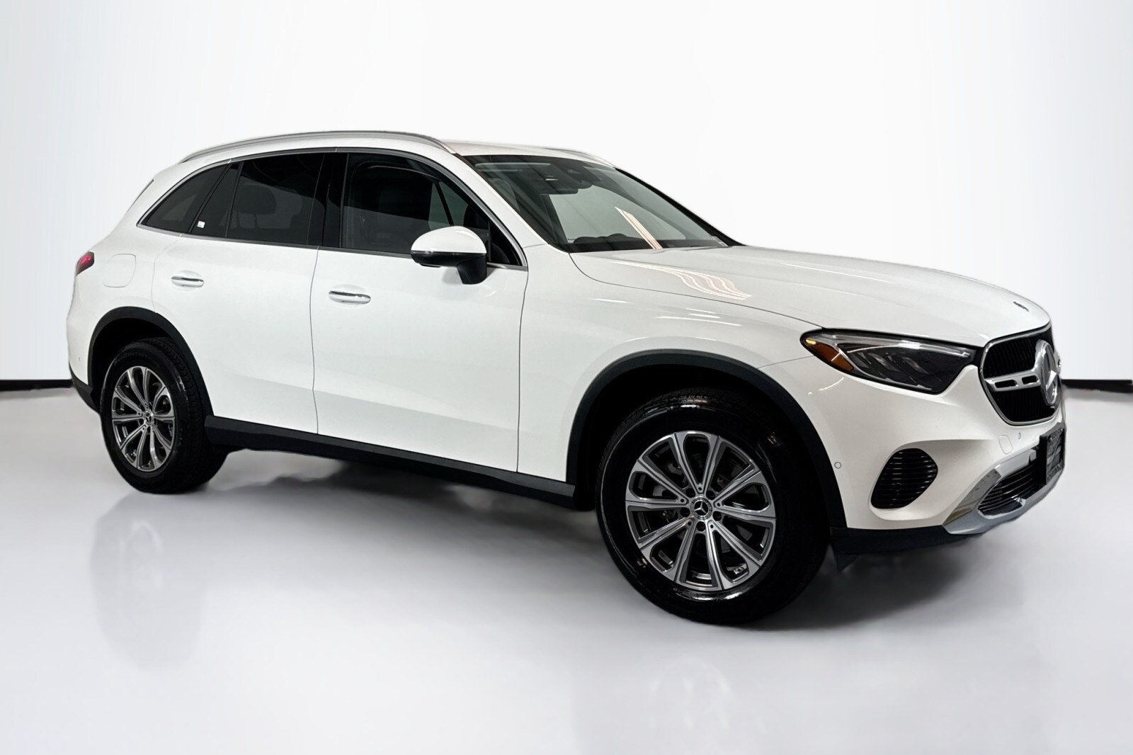 2024 Mercedes Benz GLC 300 4MATIC photo 3