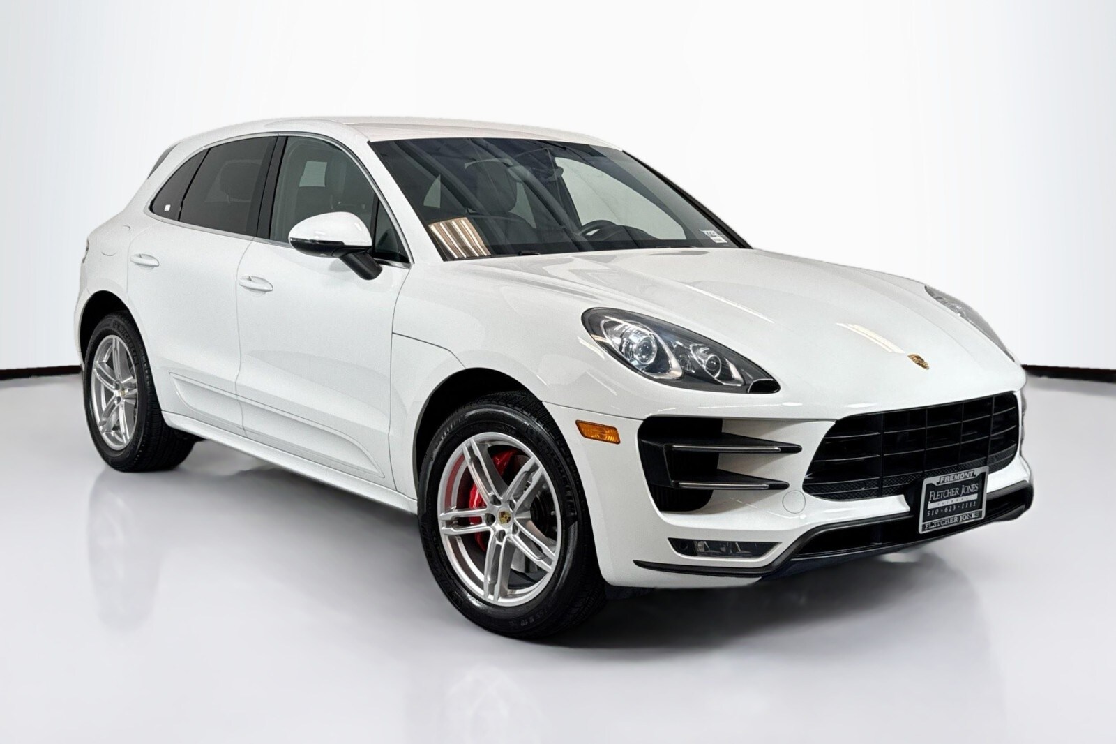 2015 Porsche Macan Turbo photo 3