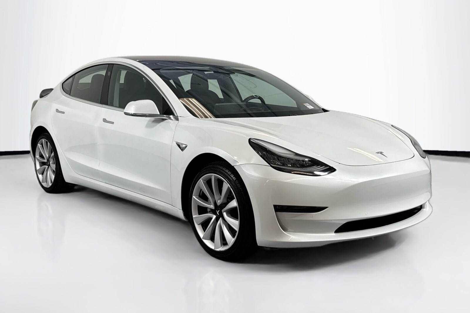 2018 Tesla Model 3 Mid Range photo 2