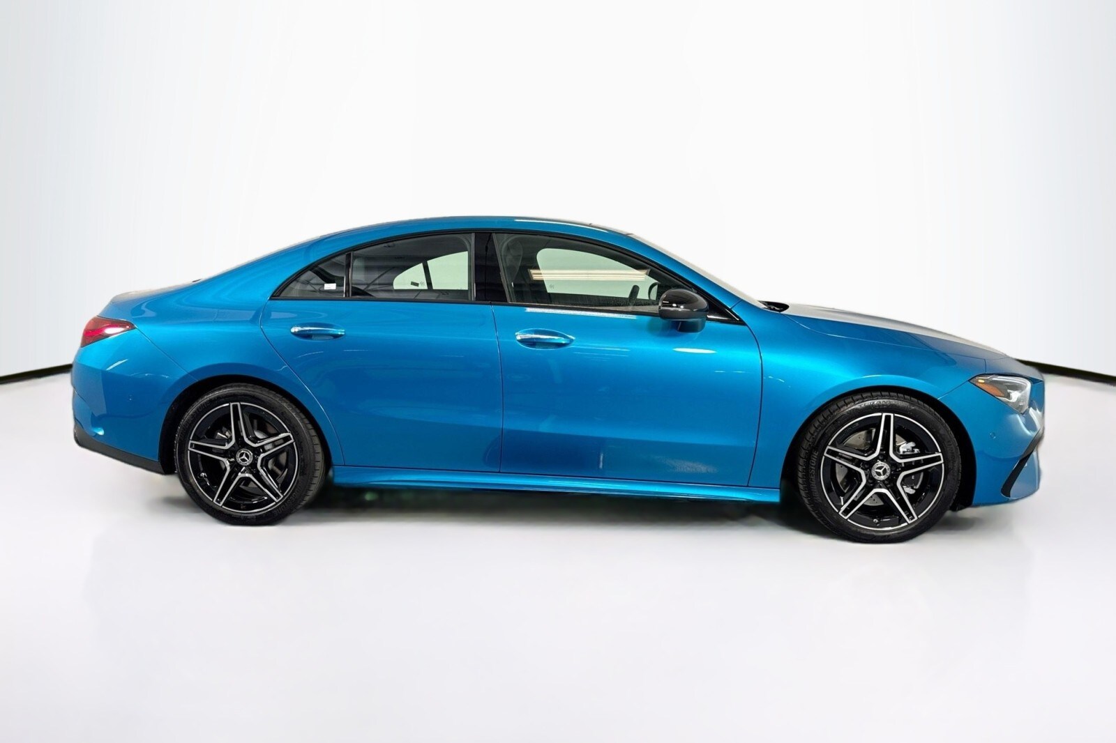 2025 Mercedes Benz CLA 250 photo 4