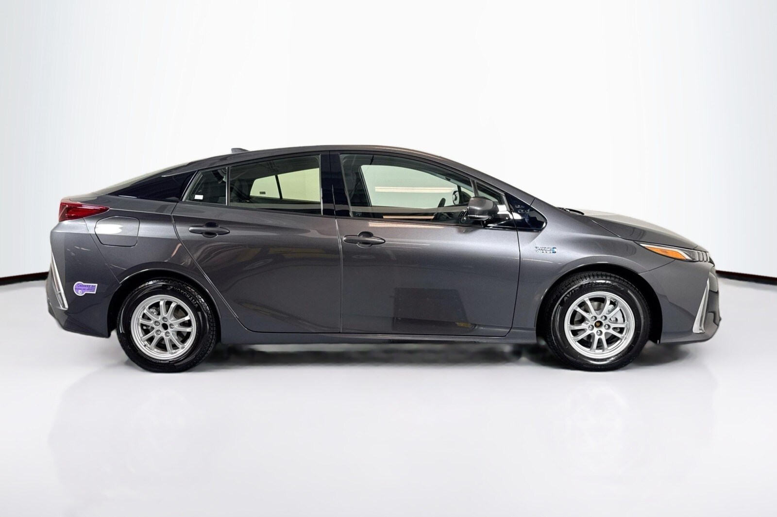 2018 Toyota Prius Prime Plus photo 4