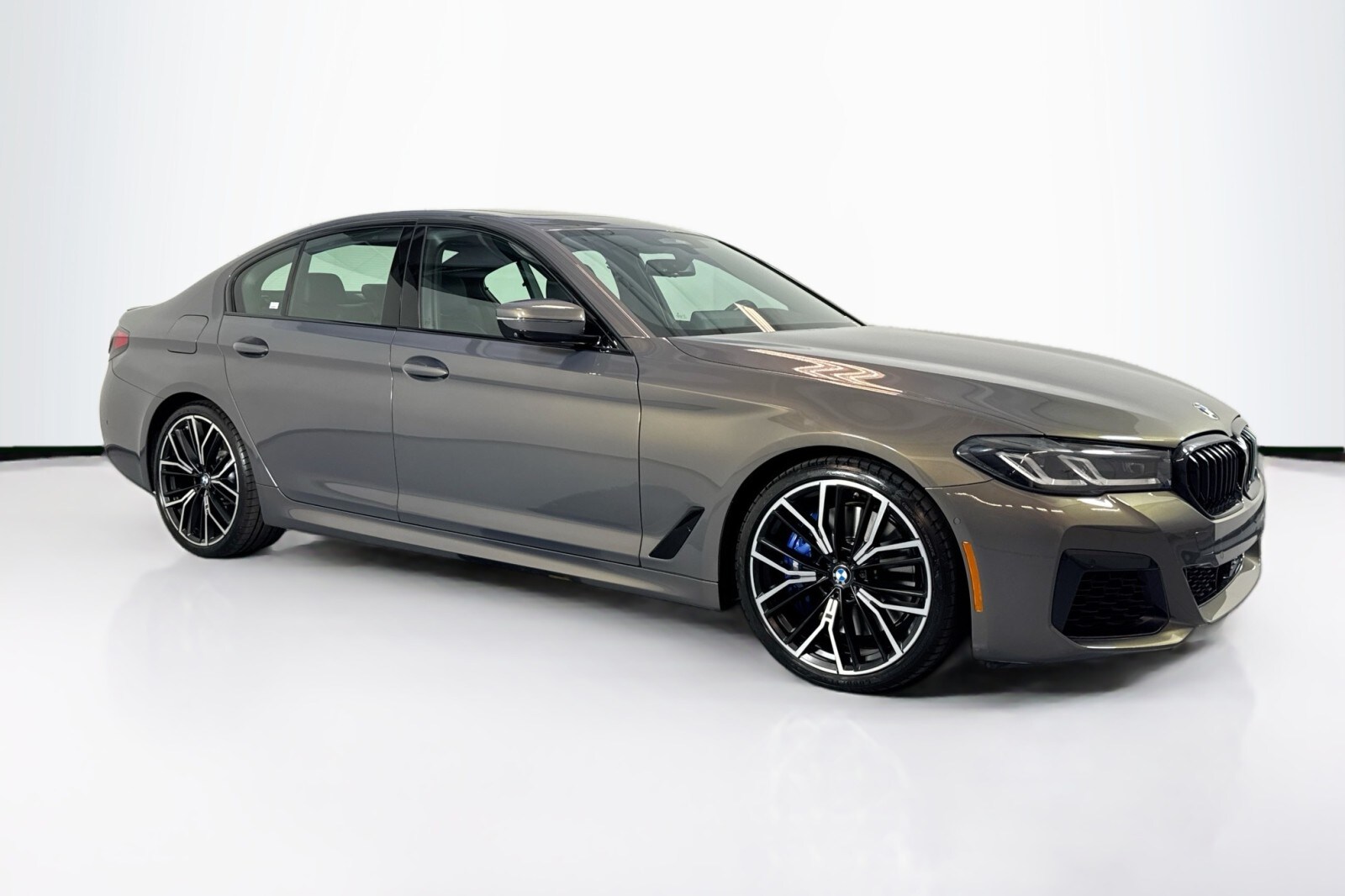 2022 Bmw M550i xDrive photo 3