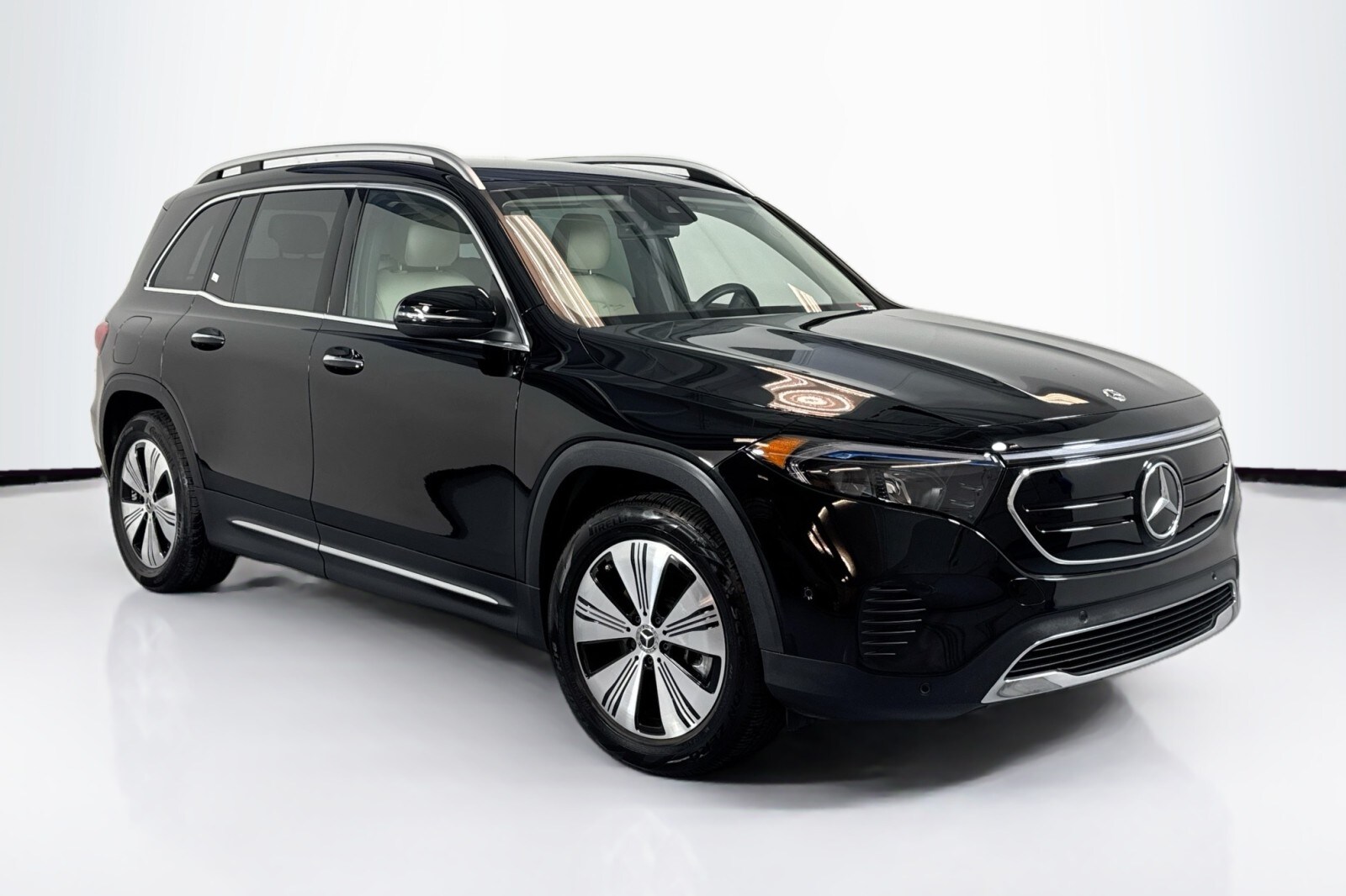 2023 Mercedes Benz EQB photo 3