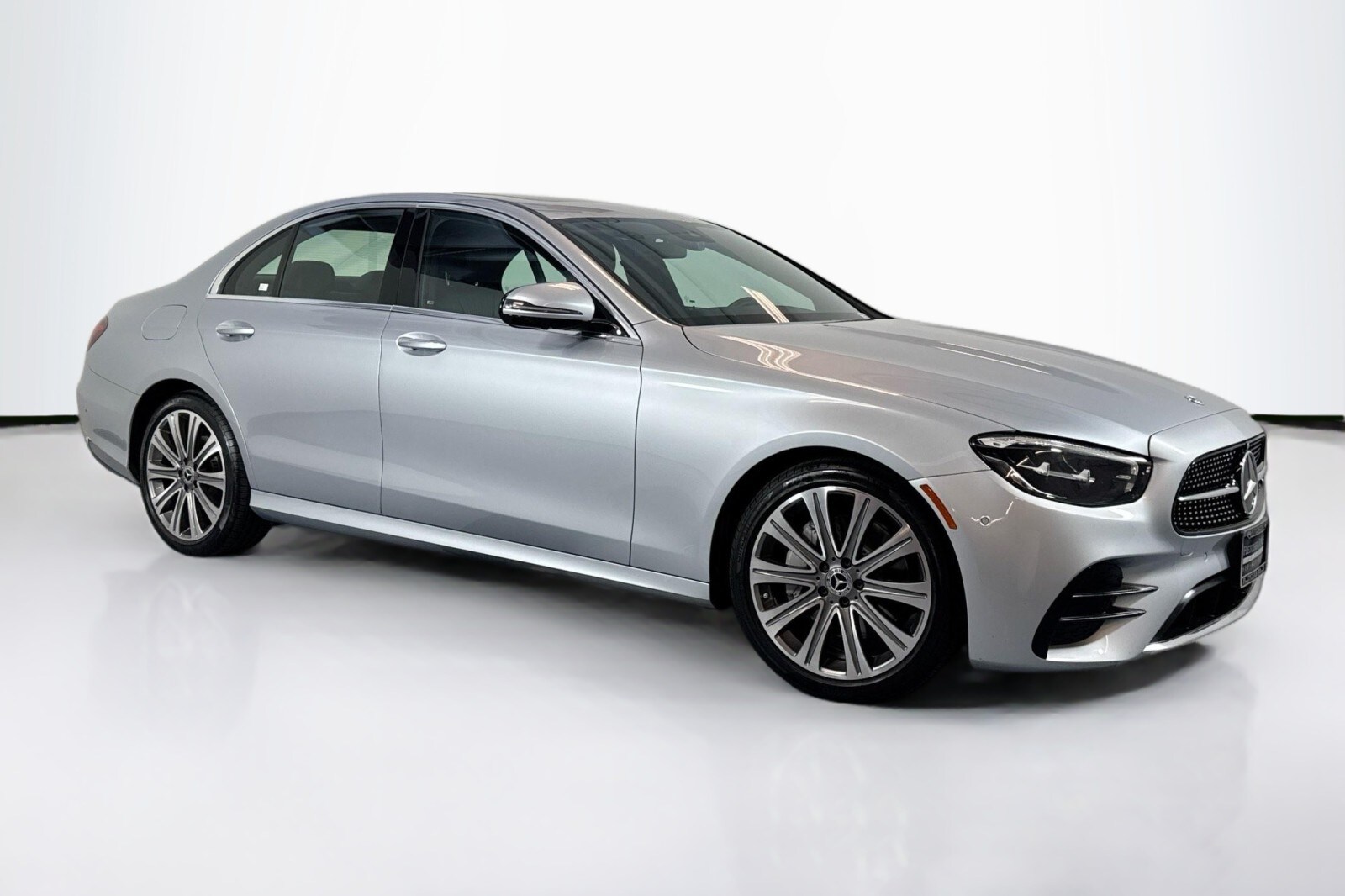 2022 Mercedes Benz E 350 photo 3