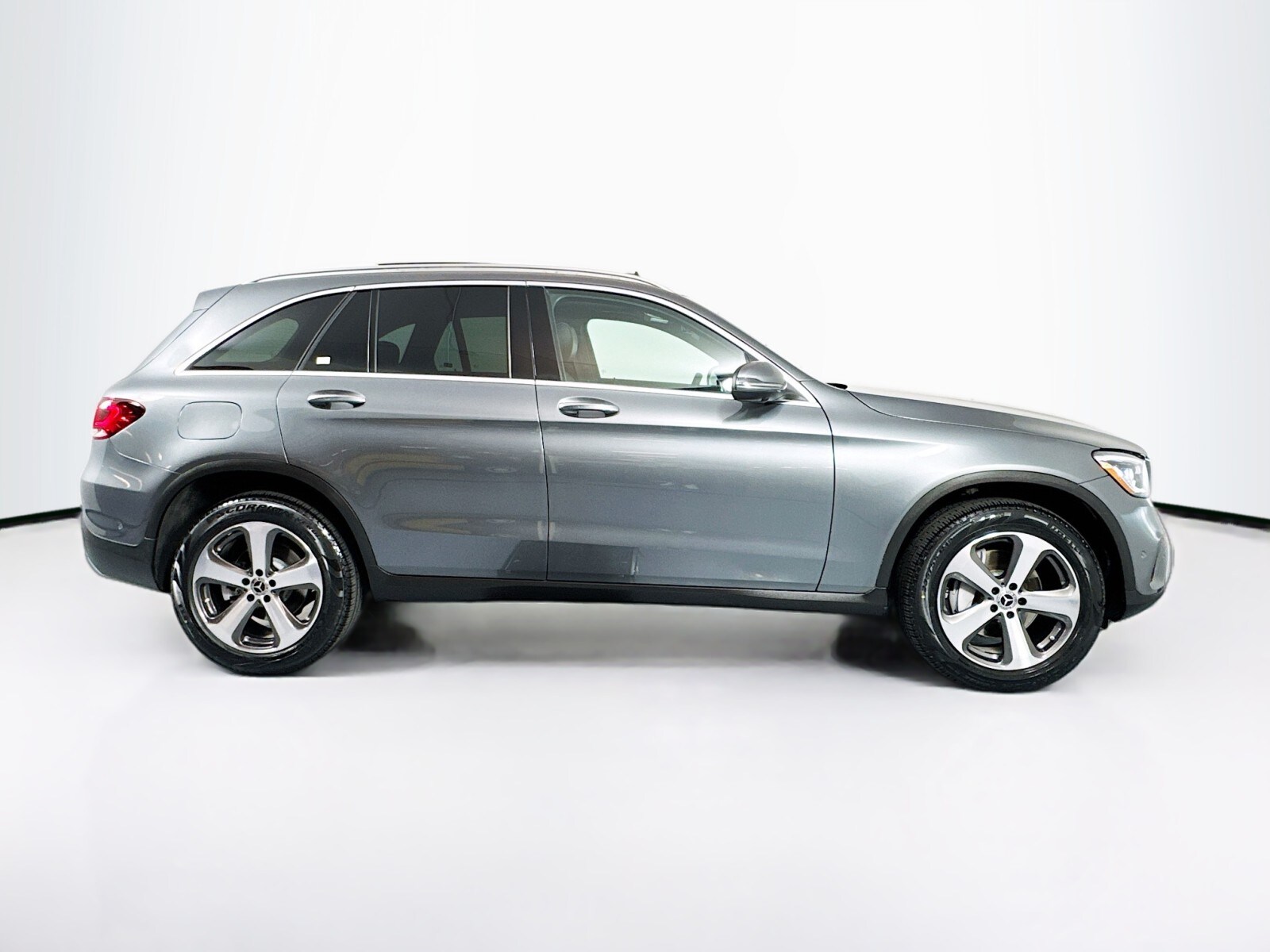 2021 Mercedes Benz GLC 300 photo 4