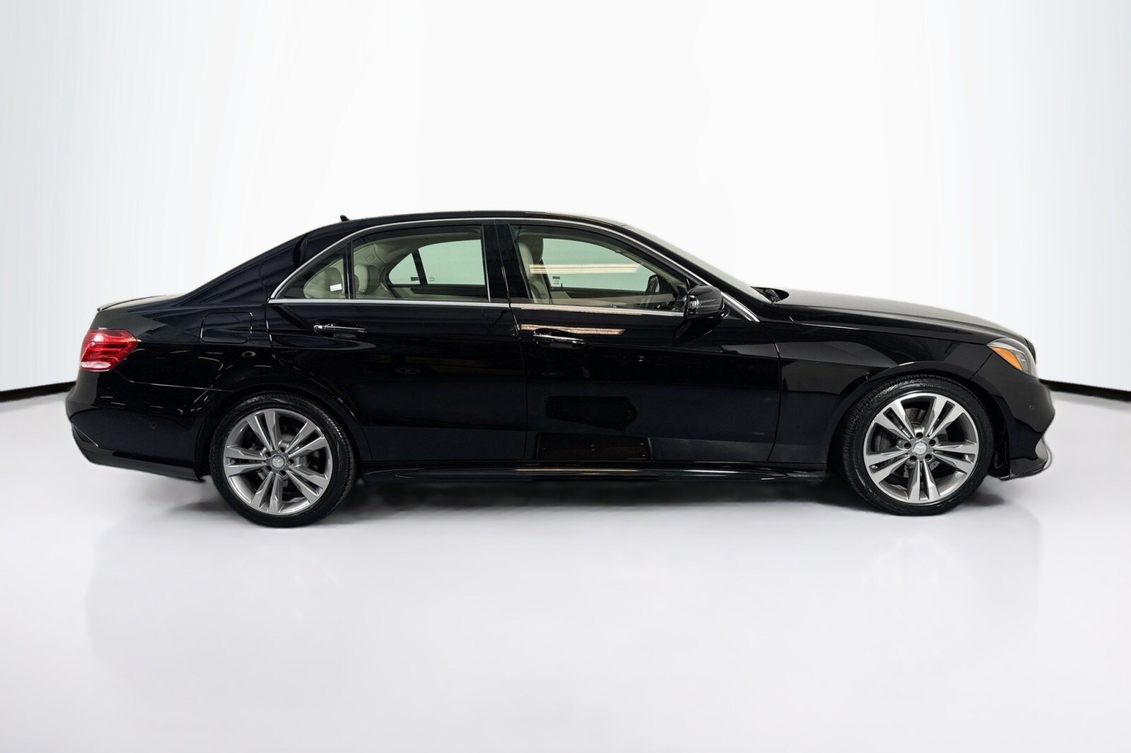2014 Mercedes Benz E 350 Sport photo 4