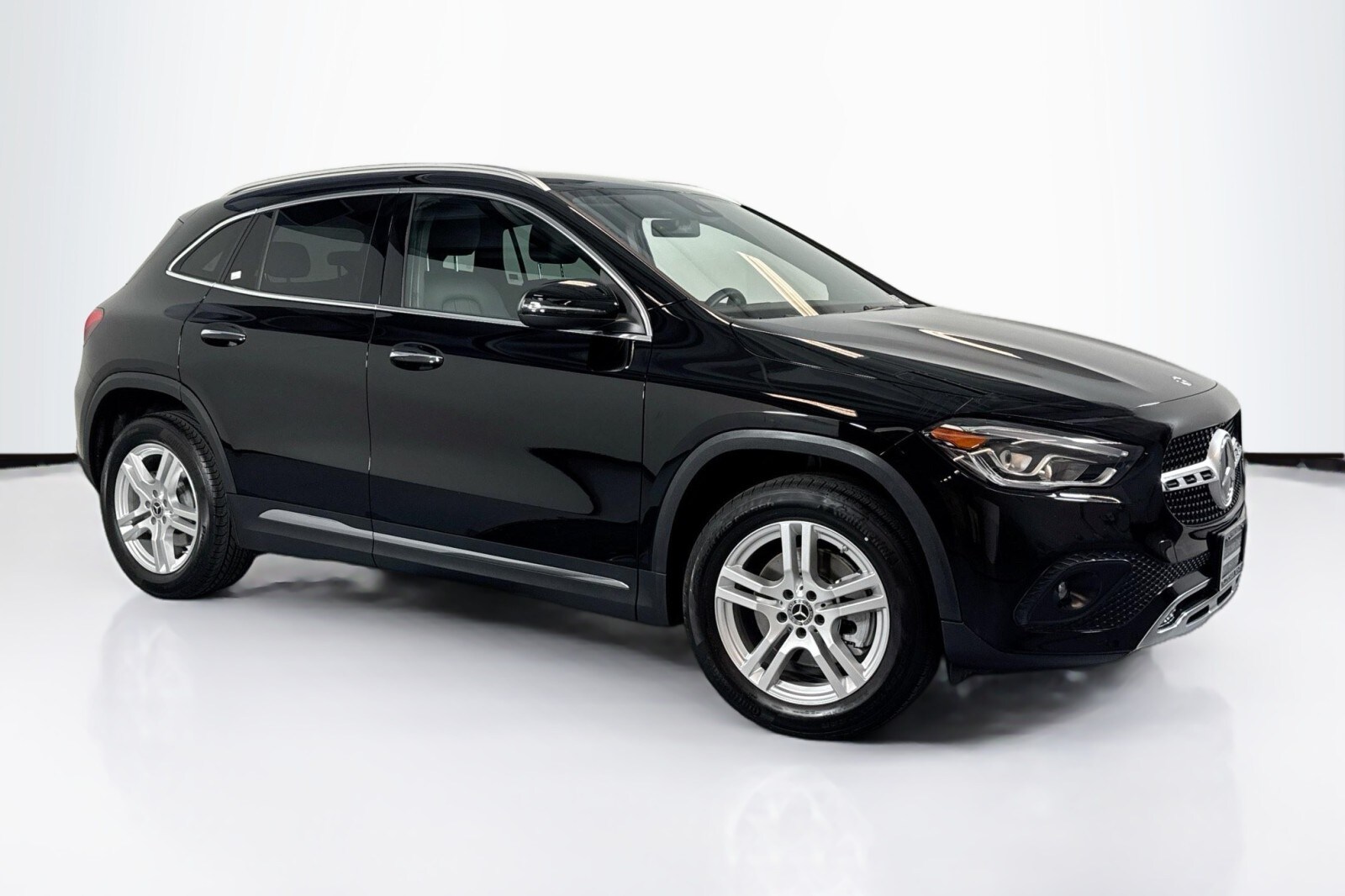 2022 Mercedes Benz GLA 250 4MATIC photo 3