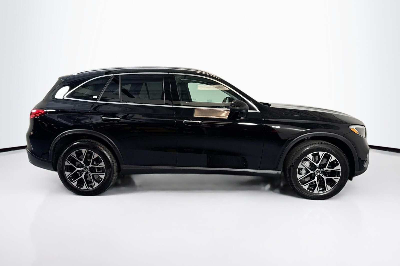 2025 Mercedes Benz GLC 350e 4MATIC photo 4