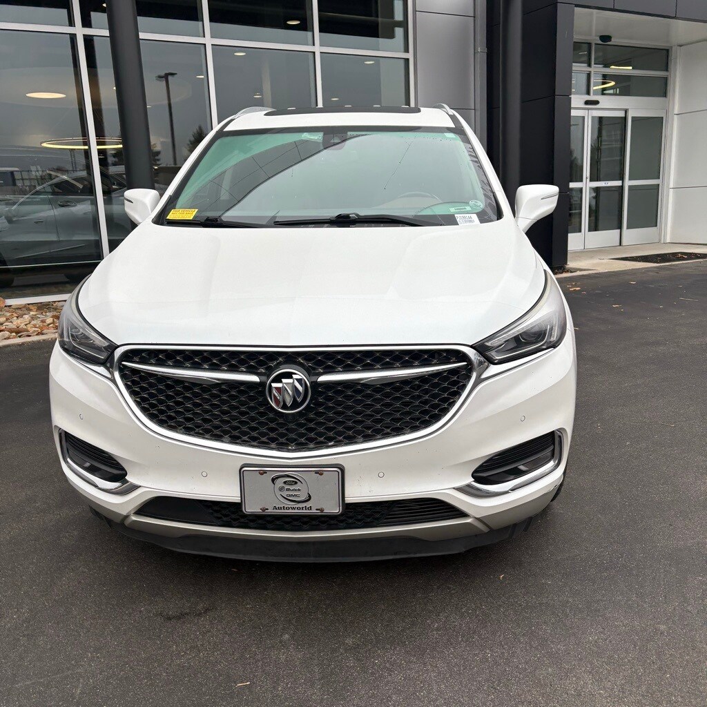 2018 Buick Enclave Avenir photo 2