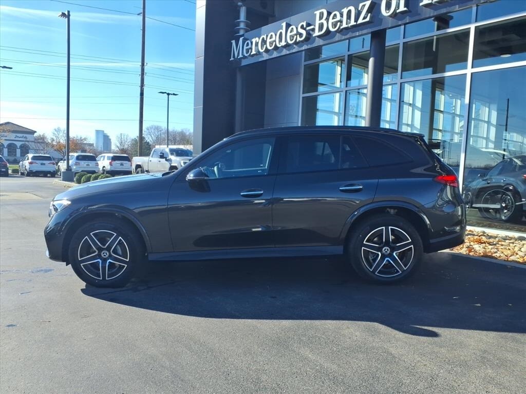2026 Mercedes Benz GLC 300 4MATIC photo 3