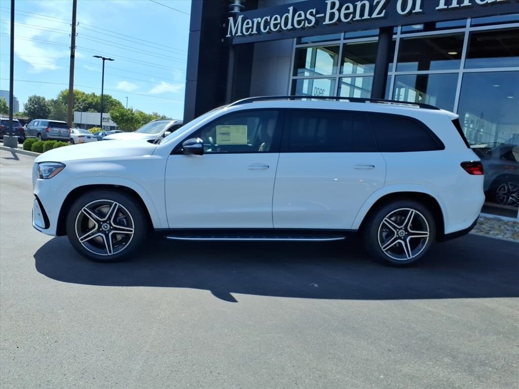 2026 Mercedes Benz GLS 450 4MATIC photo 3