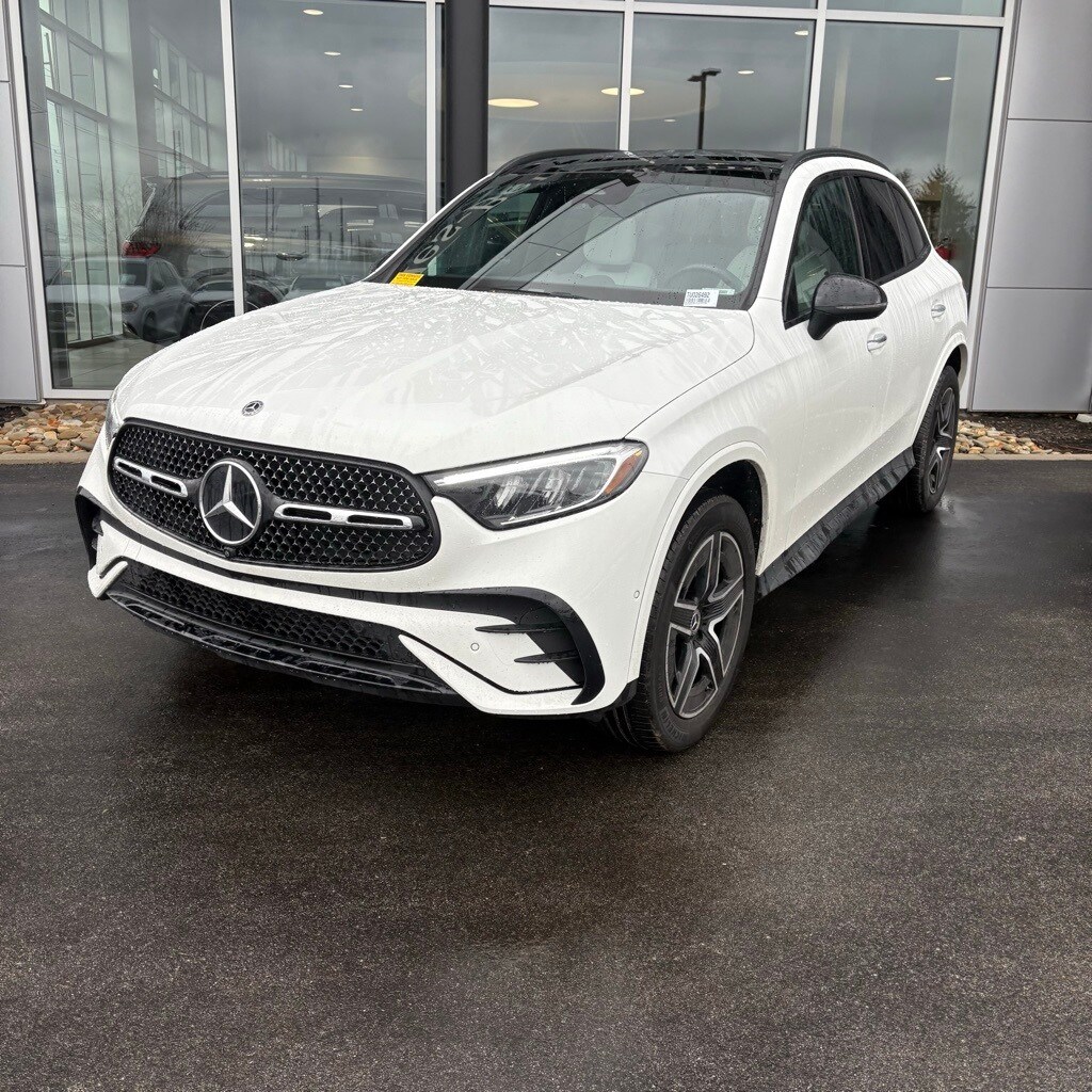 2023 Mercedes Benz GLC 300 4MATIC photo 2