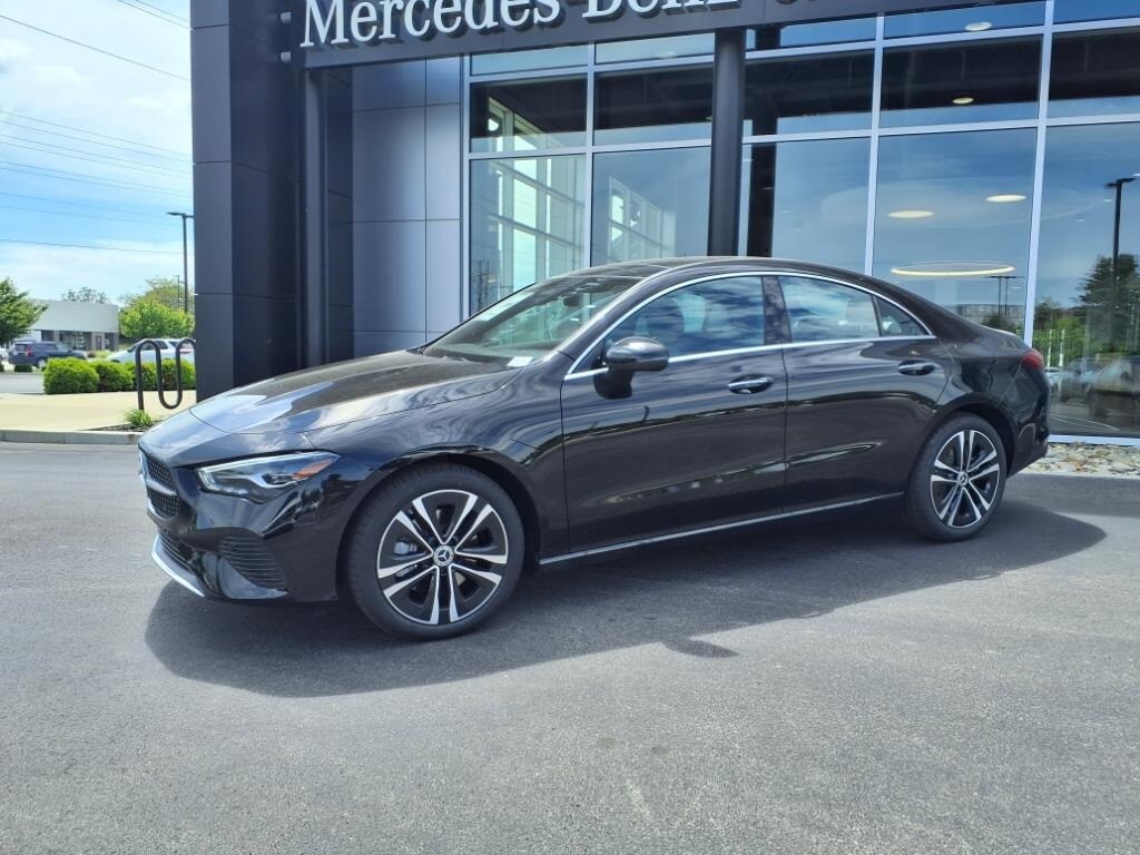 2025 Mercedes Benz CLA 250 4MATIC photo 2