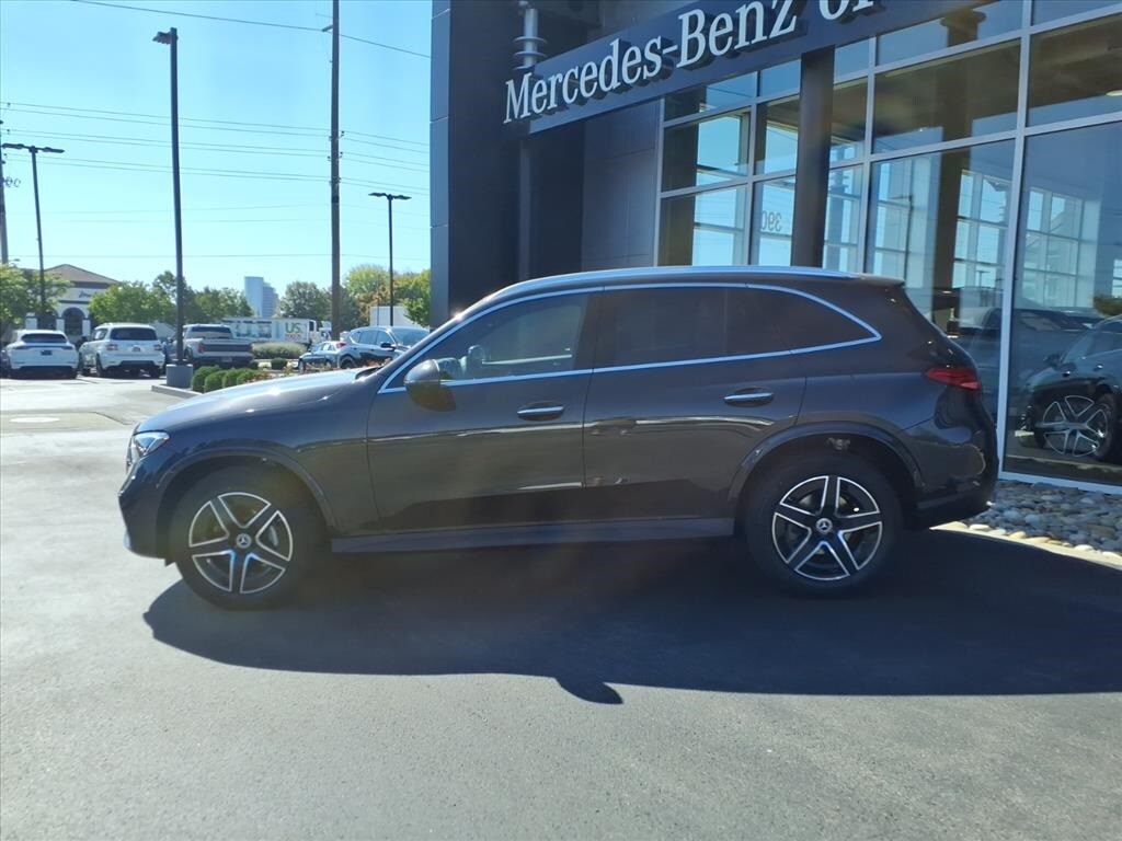 2026 Mercedes Benz GLC 300 4MATIC photo 3