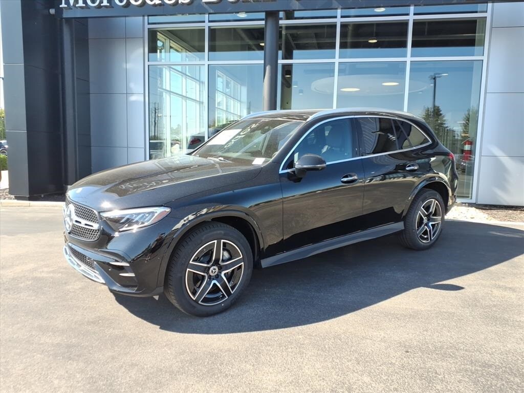 2026 Mercedes Benz GLC 300 4MATIC photo 2