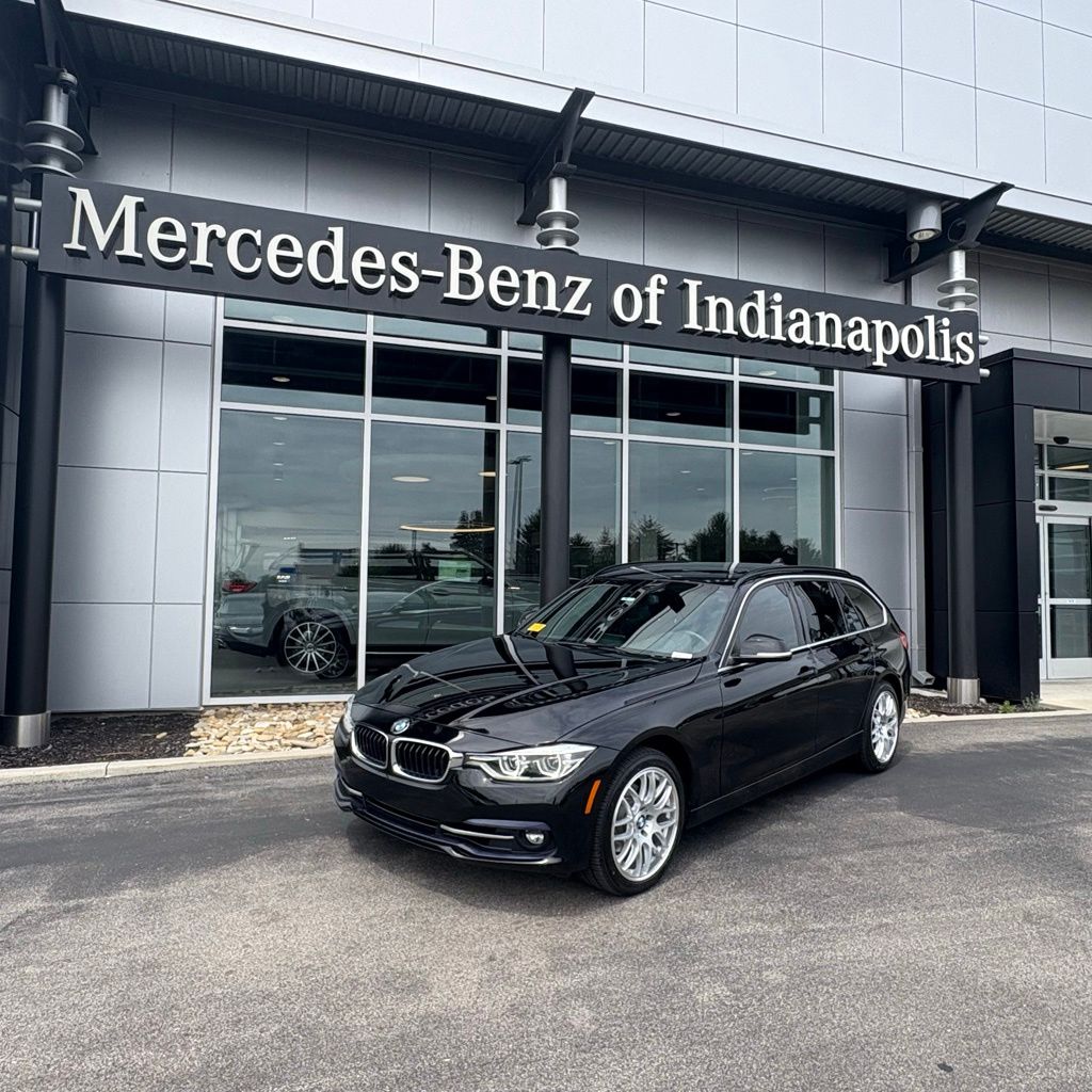 2018 BMW 3 Series 330i xDrive Sports Wagon's photo