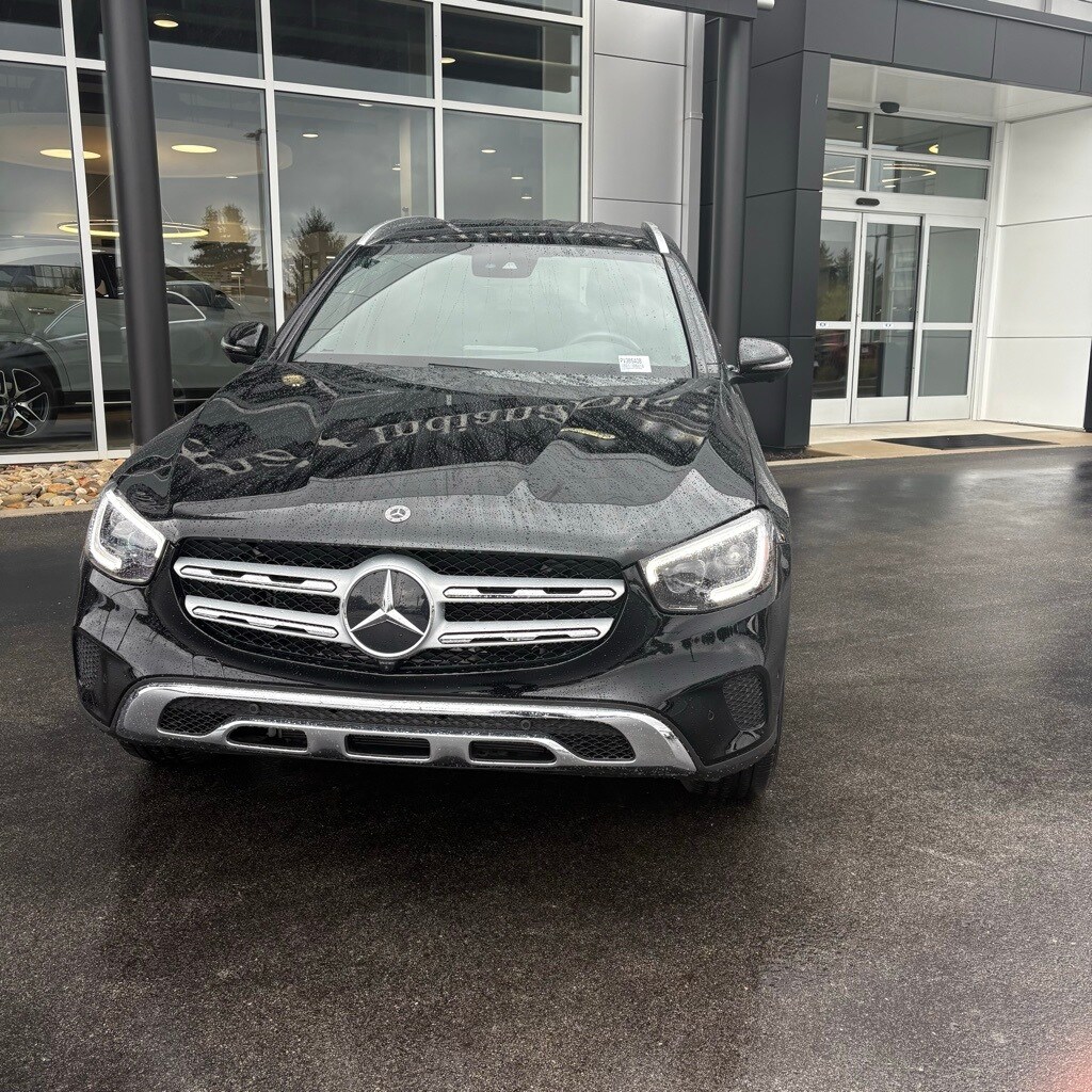 2022 Mercedes Benz GLC 300 4MATIC photo 2