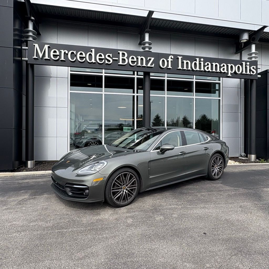 2023 Porsche Panamera's photo
