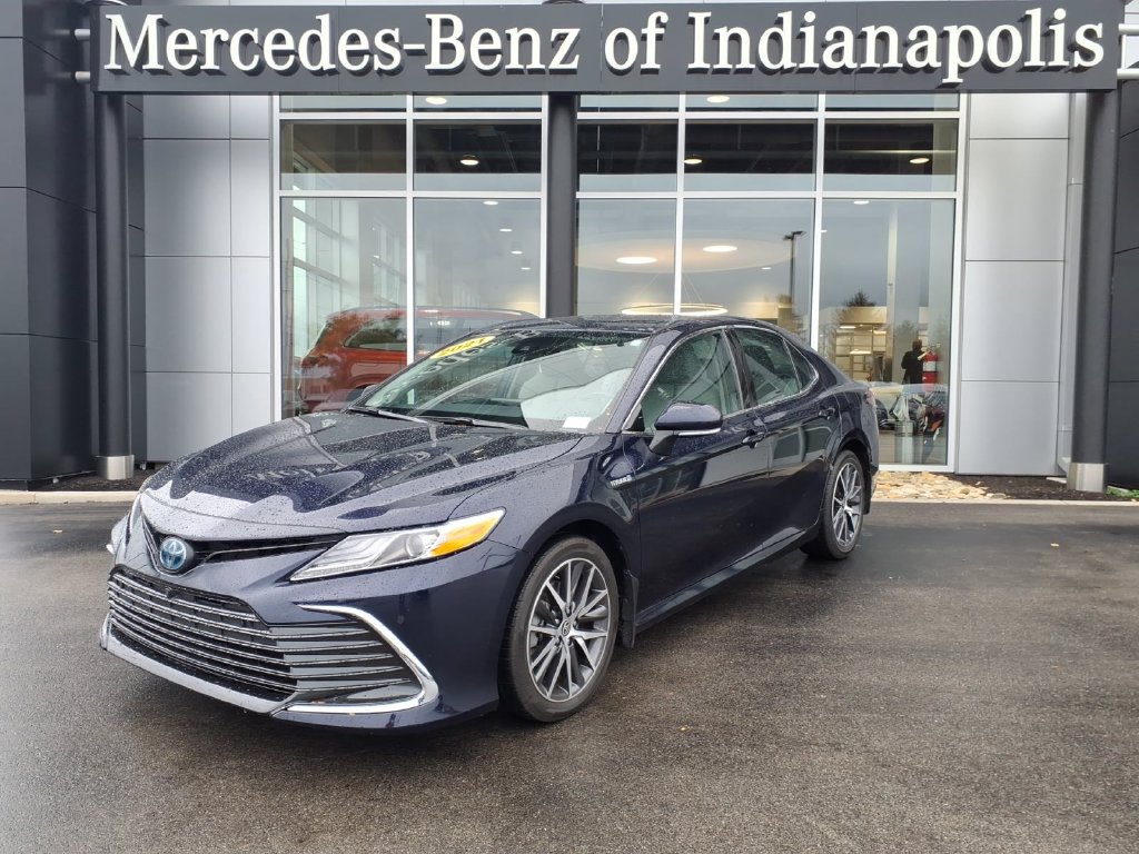 Used 2021 Toyota Camry Hybrid XLE Sedan