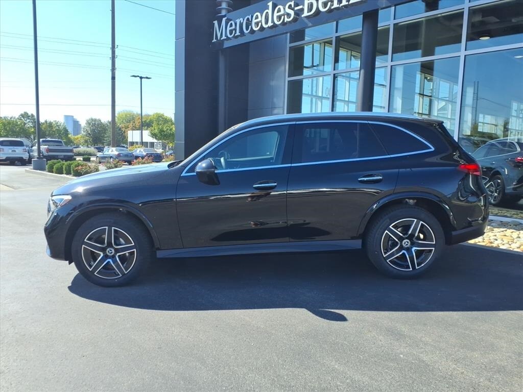 2026 Mercedes Benz GLC 300 4MATIC photo 3