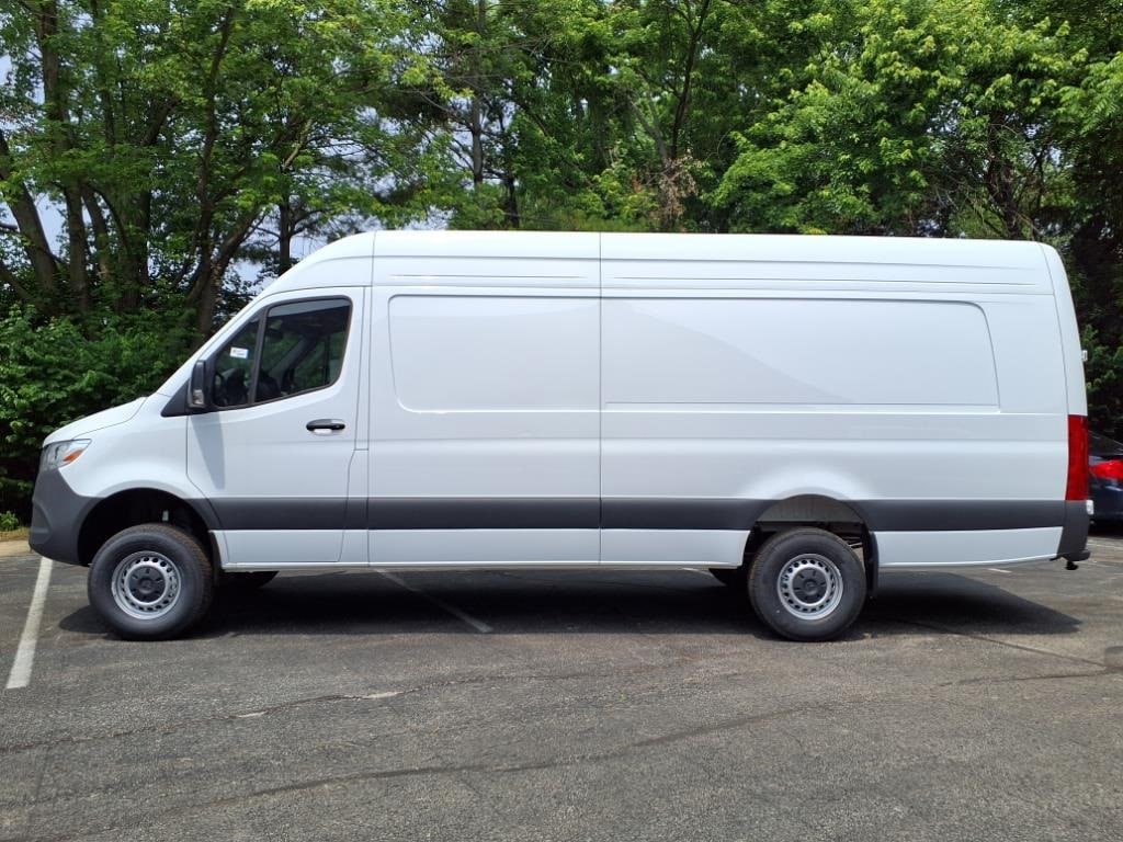 New 2025 Mercedes-Benz Sprinter 2500 High Roof 4-Cyl Diesel HO Van Extended Cargo Van