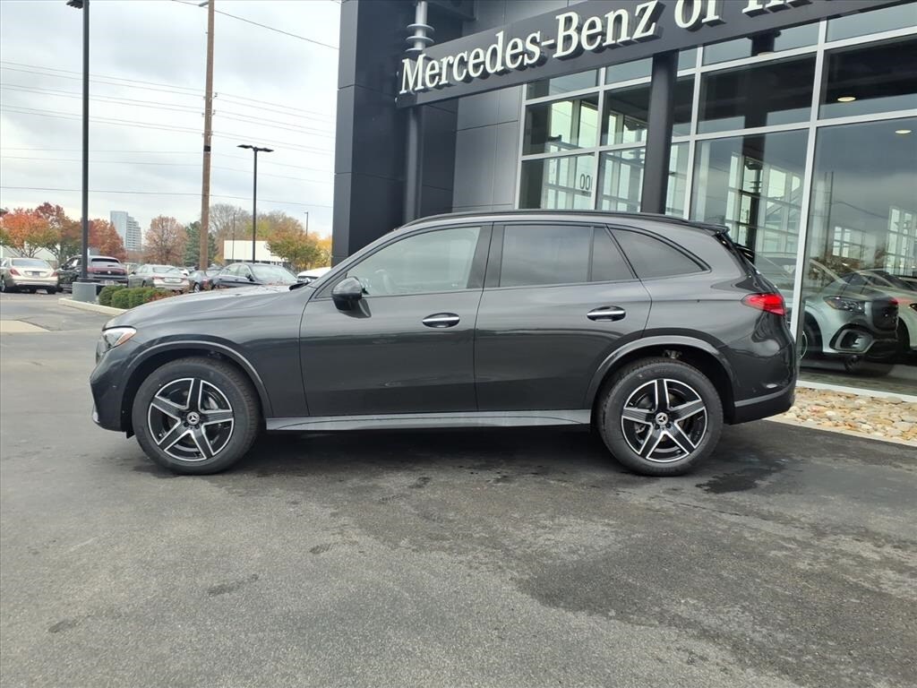 2026 Mercedes Benz GLC 300 4MATIC photo 3