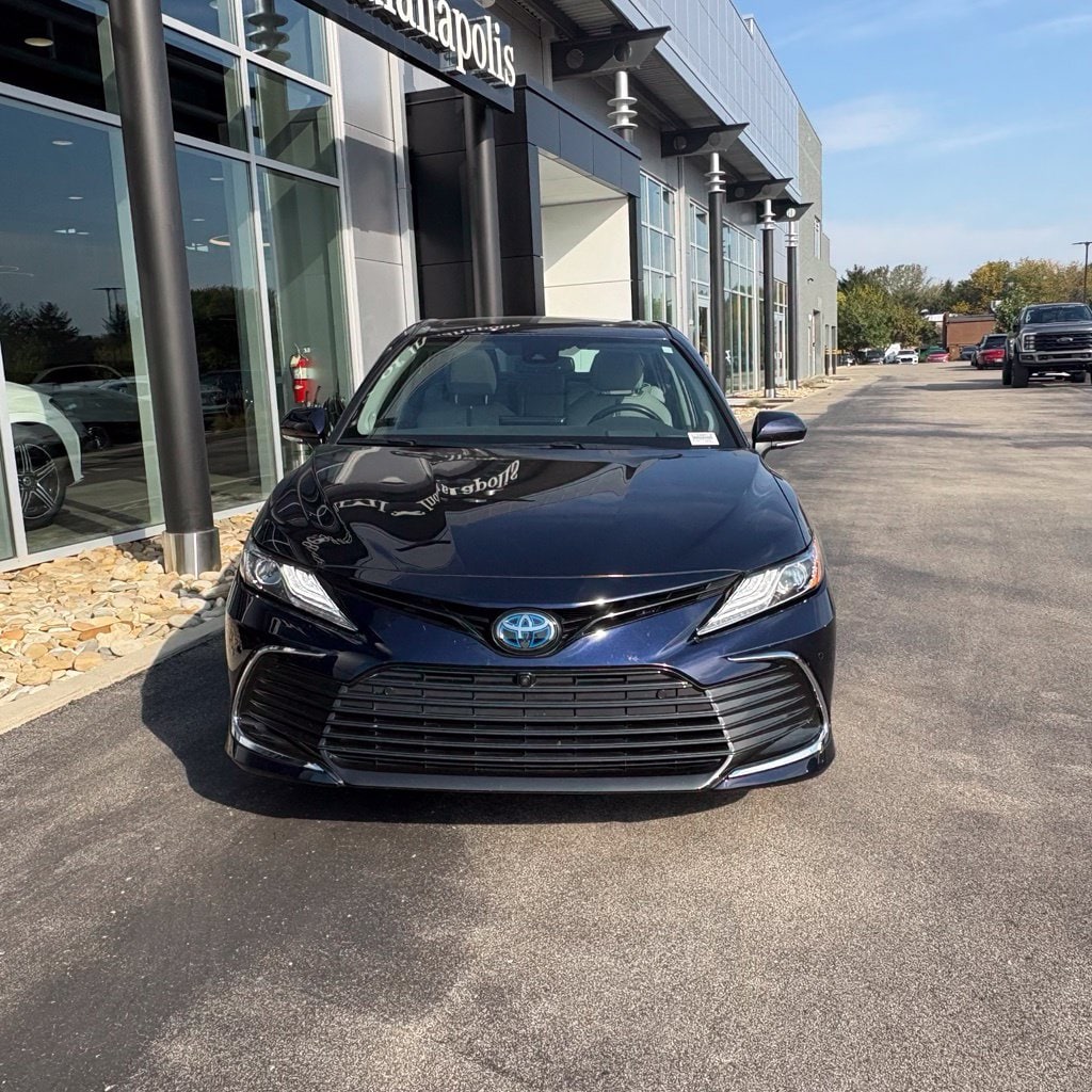 Used 2021 Toyota Camry Hybrid XLE Sedan