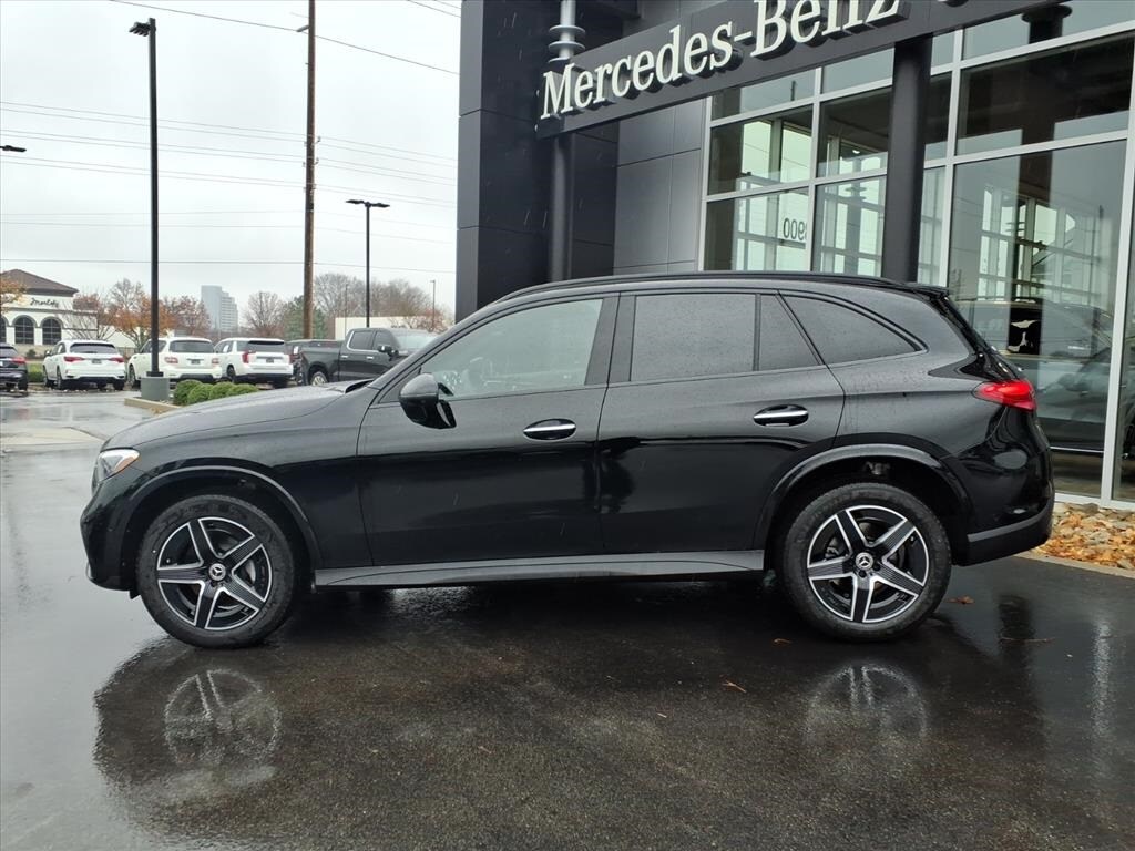 2026 Mercedes Benz GLC 300 4MATIC photo 3
