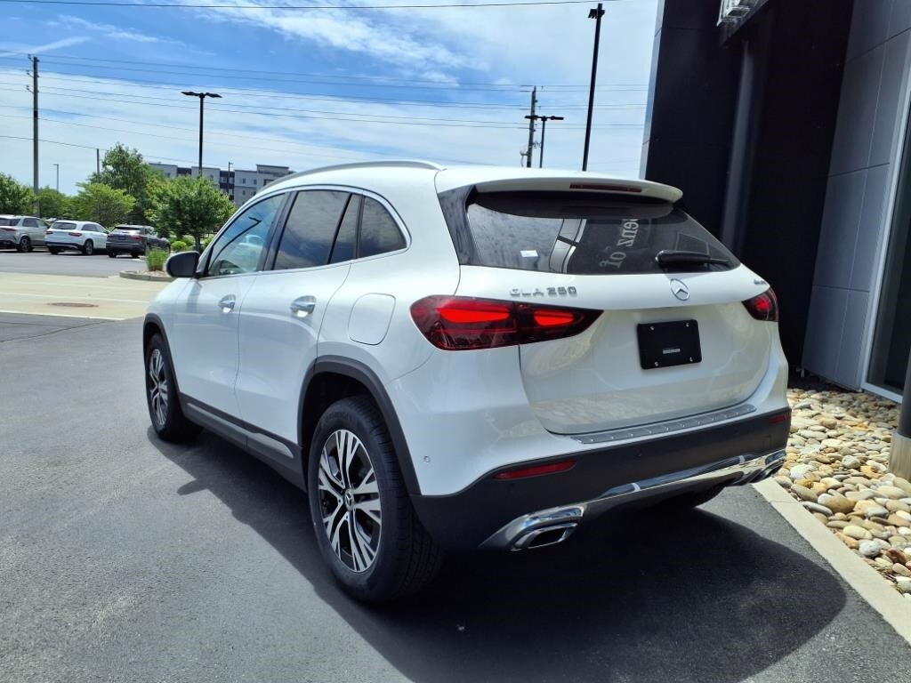 2025 Mercedes Benz GLA 250 4MATIC photo 4